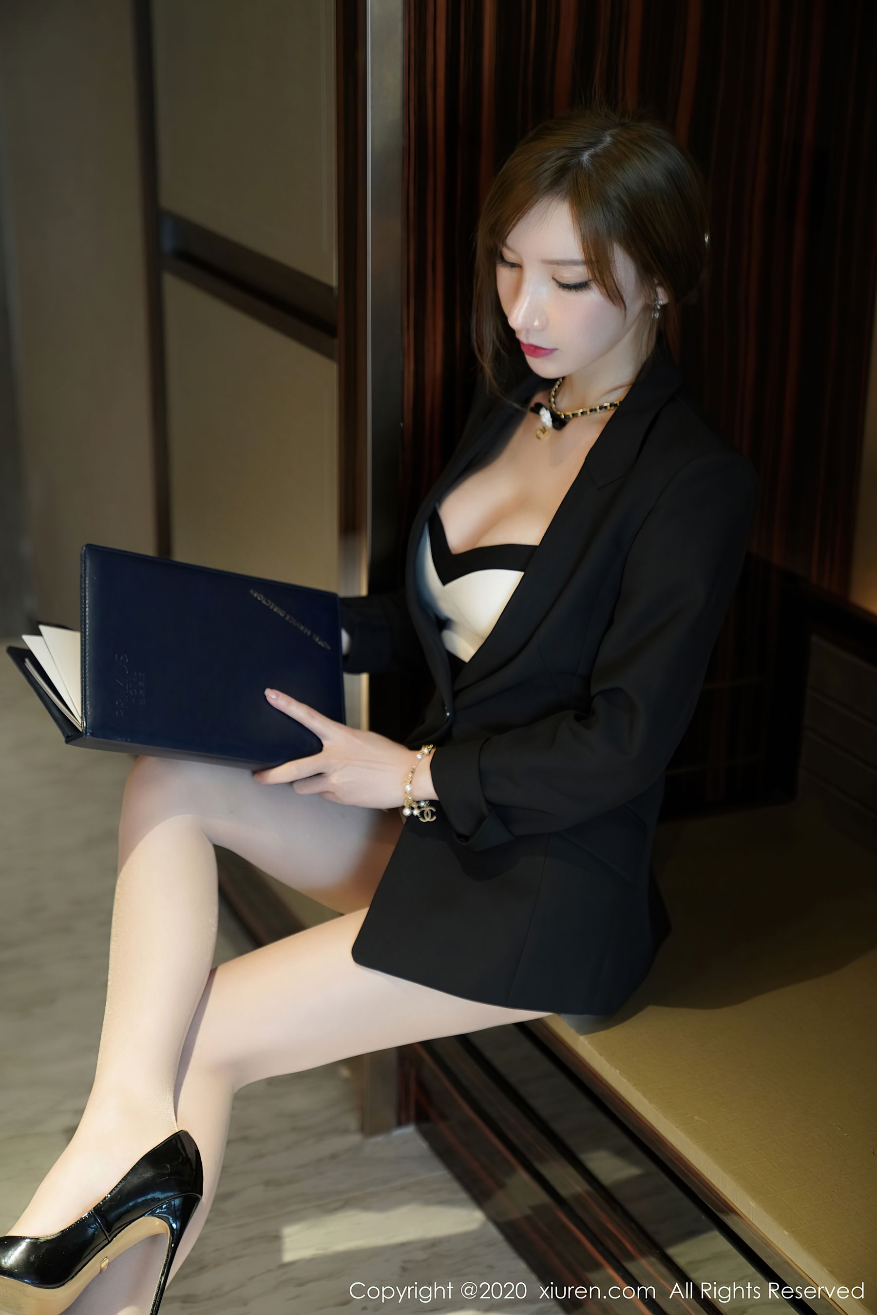 [秀人XIUREN] No.2885 周于希Sandy