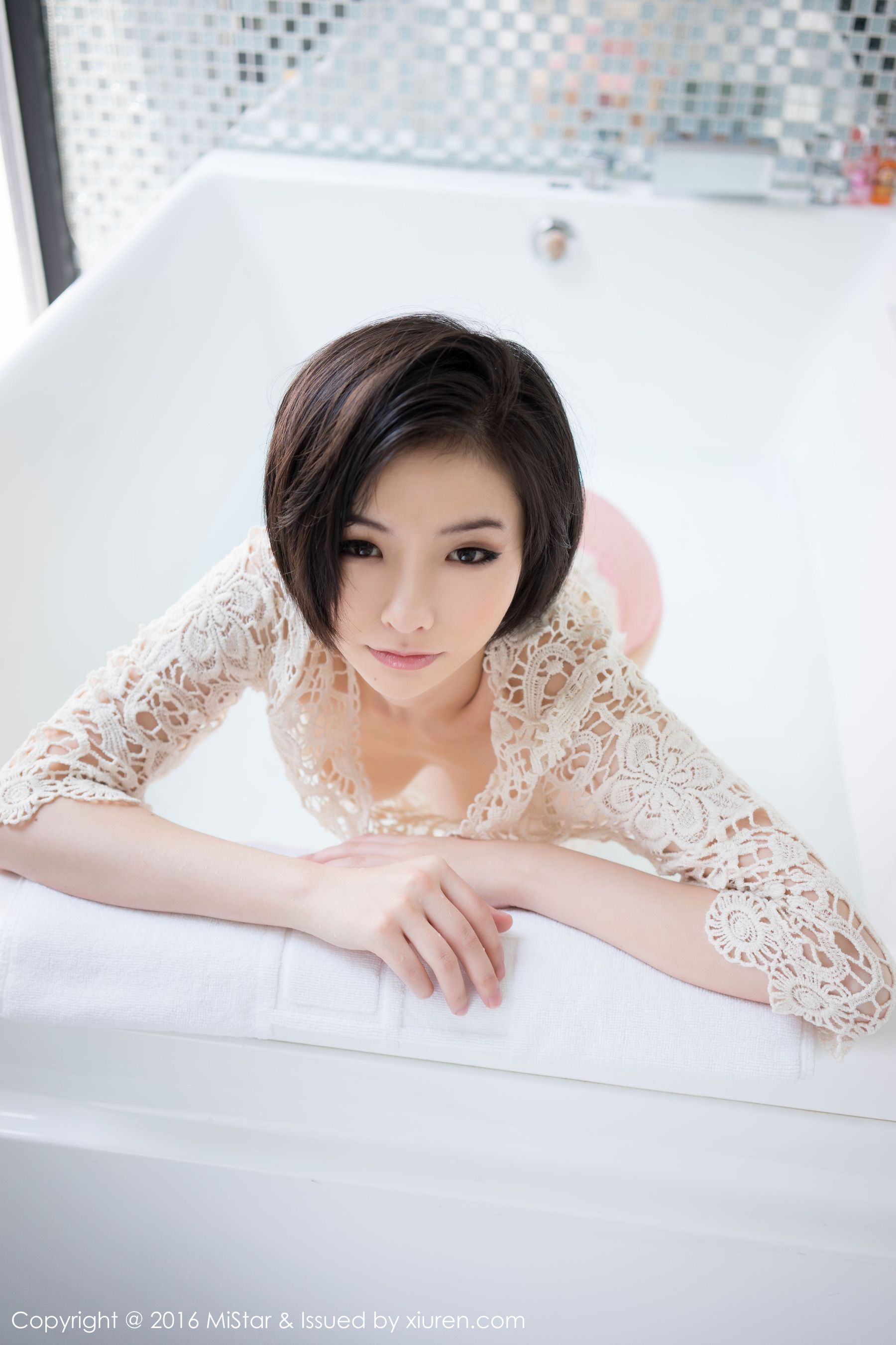 Jenny佳妮《拥有傲人巨乳的短发妹子》 [魅妍社MiStar] Vol.077