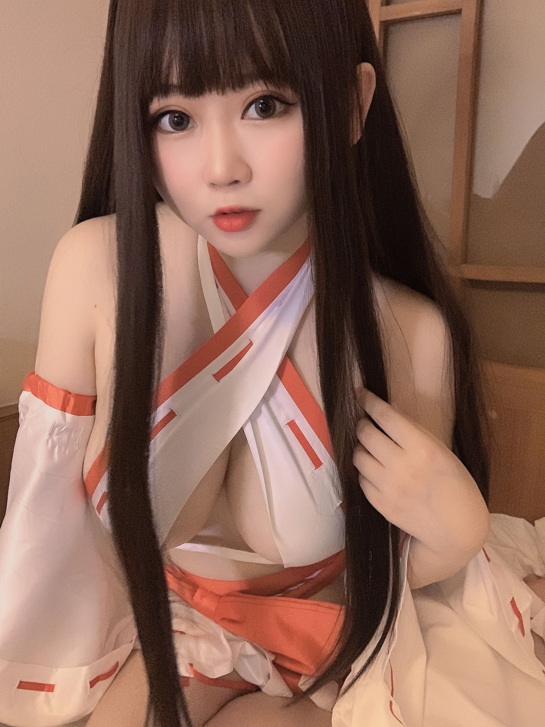 [COS福利] 蜜桃少女是依酱呀 - 女巫