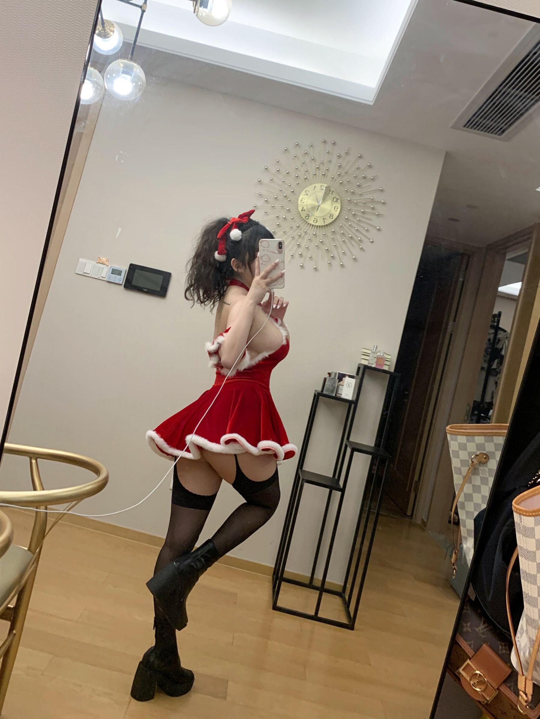[COS福利] 蜜桃少女是依酱呀 - 2020圣诞特辑