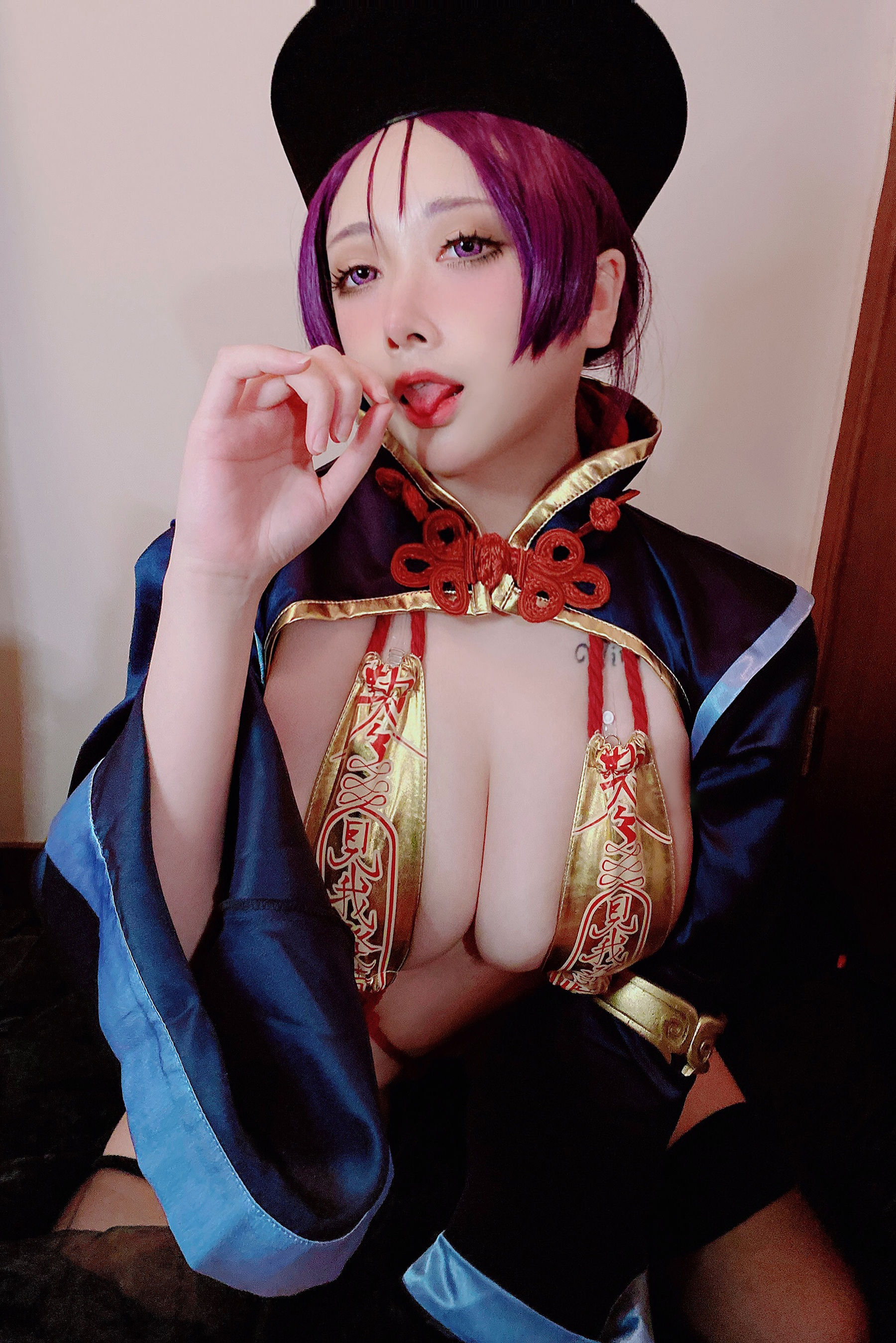 [COS福利] 高颜值coser念念_D - 奶光僵尸娘自拍