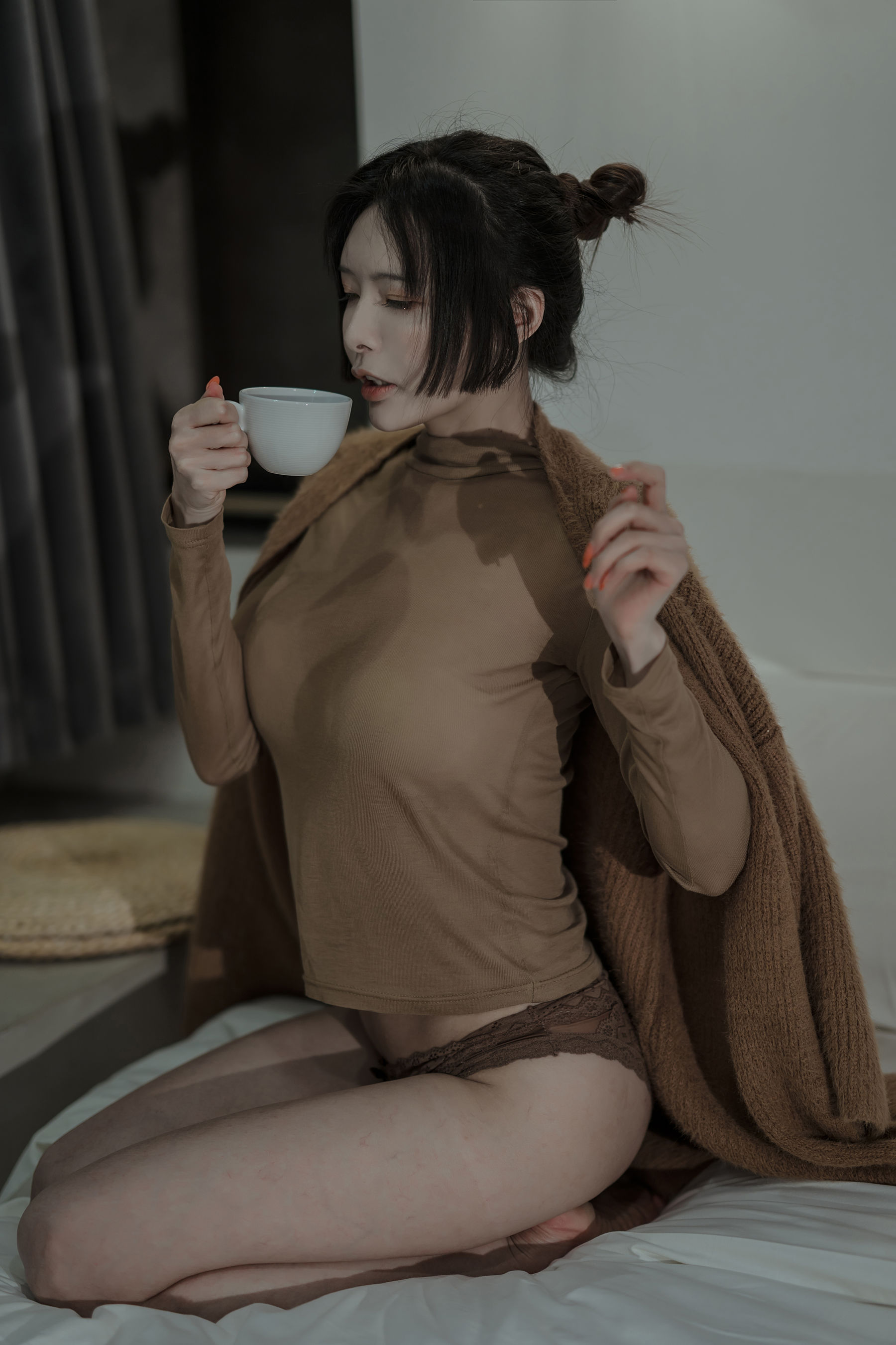 [COS福利] 秋和柯基(夏小秋秋秋) - 一个ntr小故事