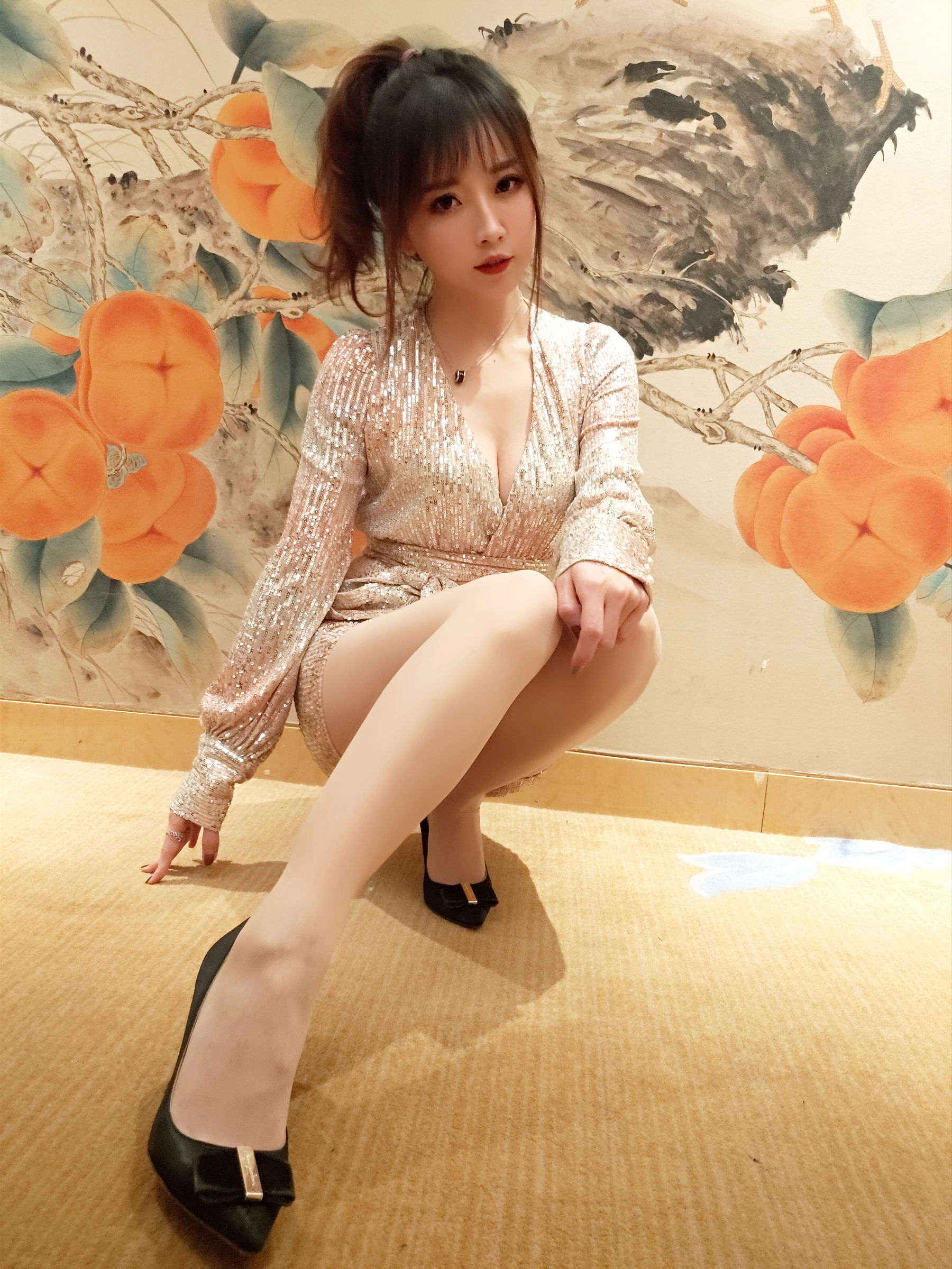 [COS福利] 斗鱼主播小女巫露娜 - 亮片裙肉丝