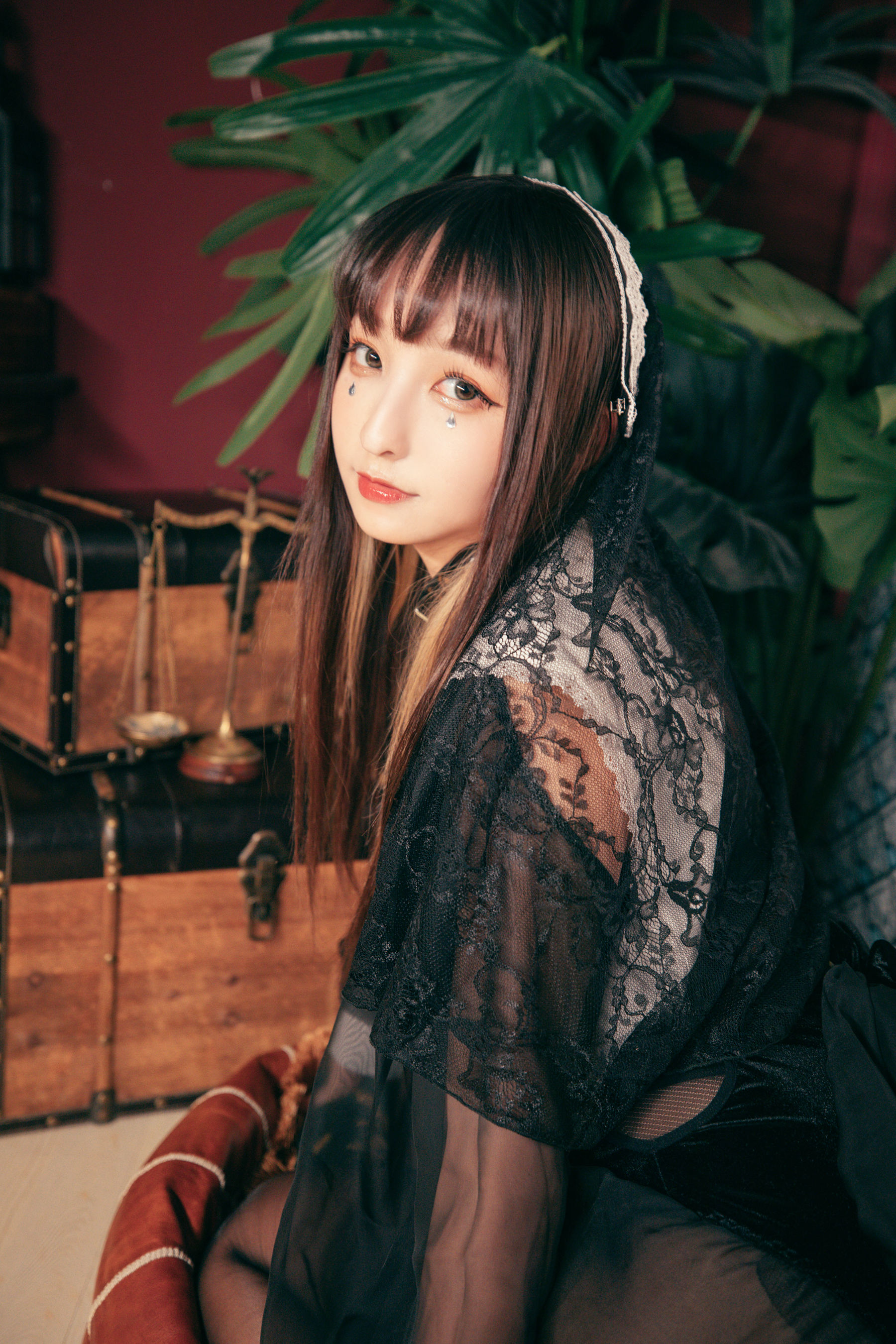 [COS福利] 萝莉神楽板真冬 - 光の囁き-光の修女
