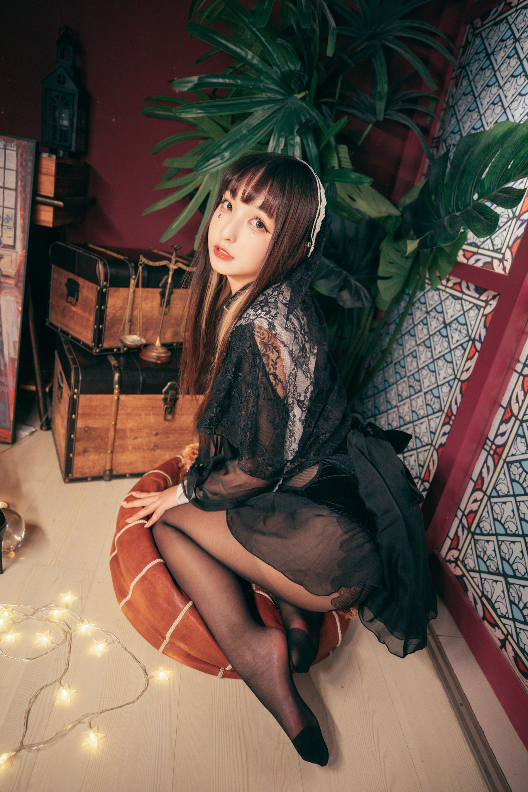 [COS福利] 萝莉神楽板真冬 - 光の囁き-光の修女