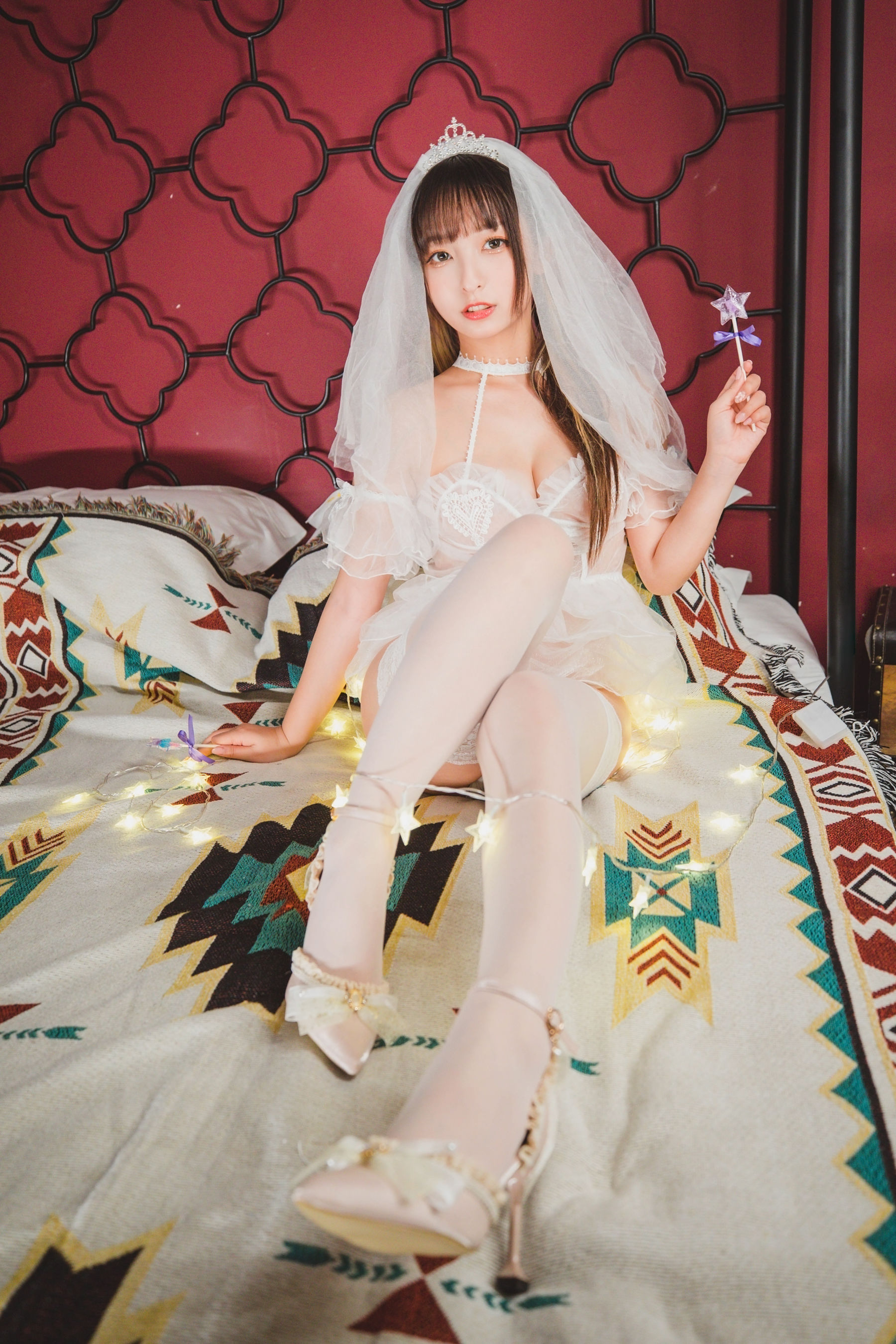[COS福利] 萝莉神楽板真冬 - 光の囁き-光の修女