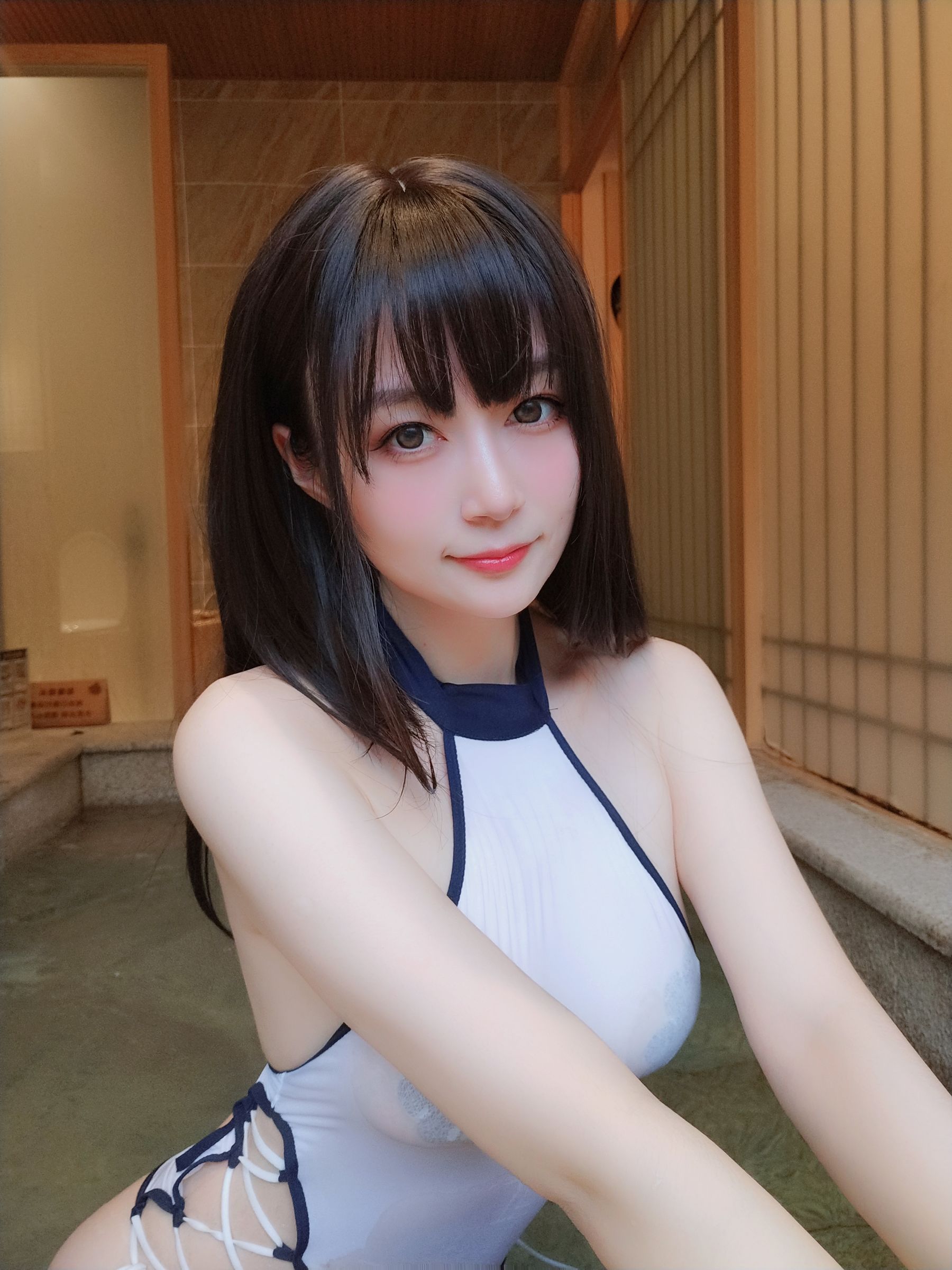 [COS福利] Coser小姐姐白银 - 女场浴池(上)