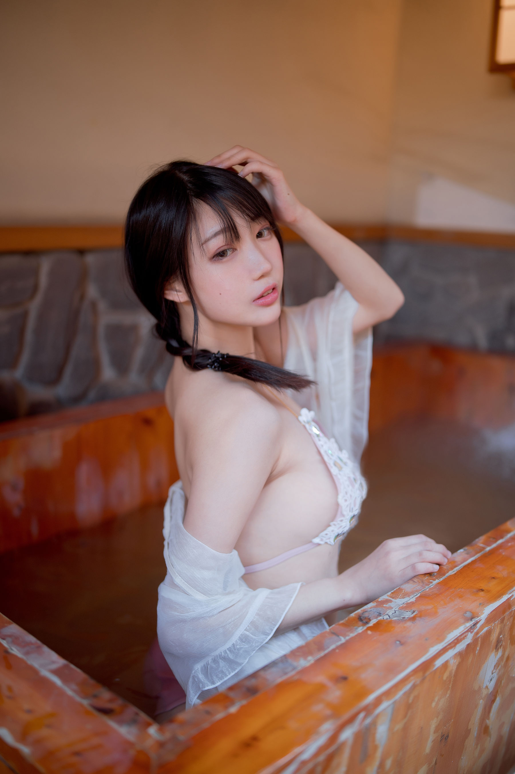 [COS福利] 周叽是可爱兔兔 - 温泉女友