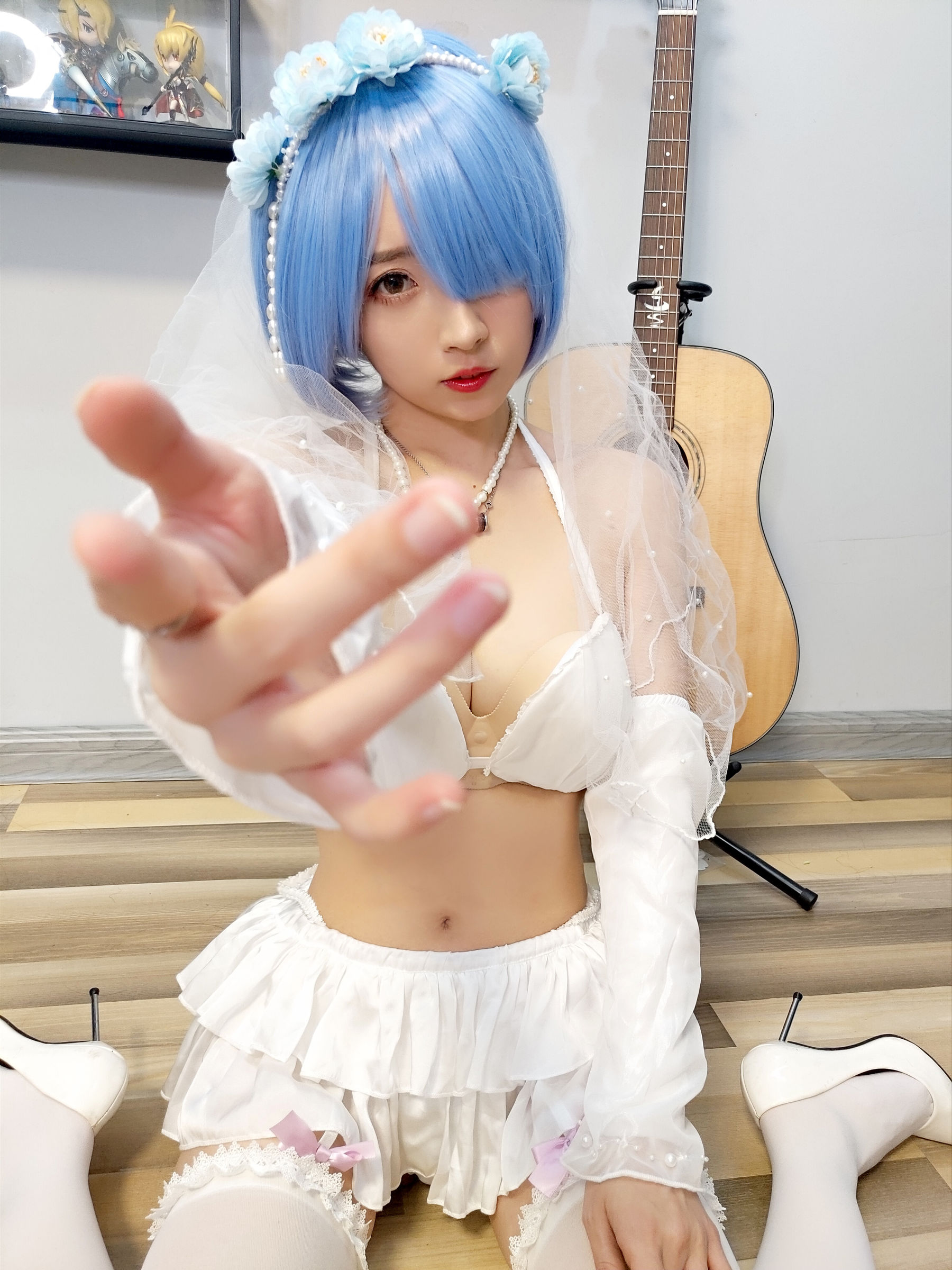 [COS福利] 斗鱼主播小女巫露娜 - 雷姆婚纱