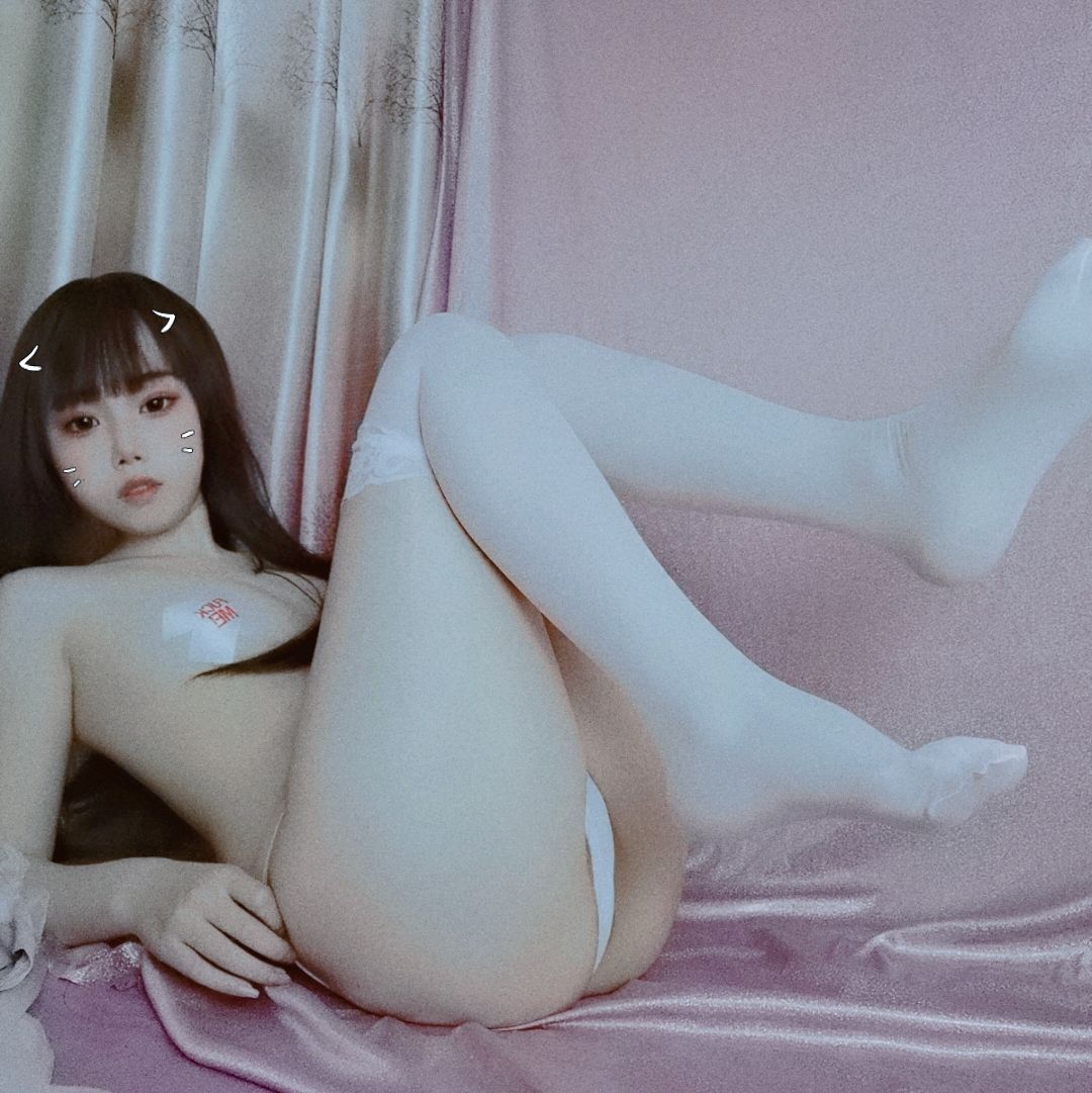 [COS福利] 七月喵子 - 粉嫩水手服