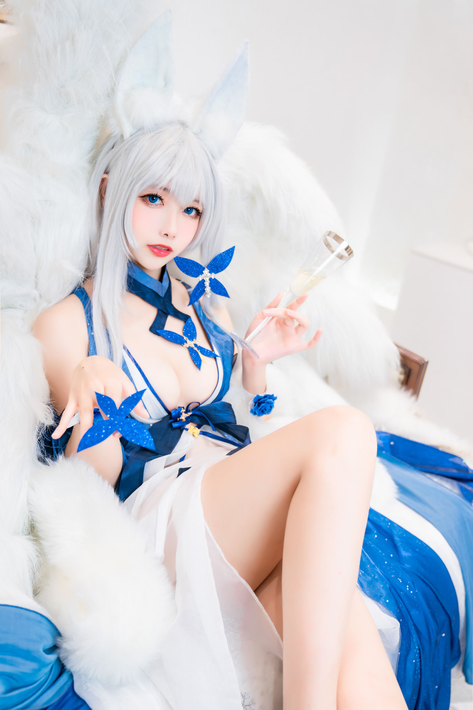 [COS福利] 微博妹子Momoko葵葵 - 信浓礼服