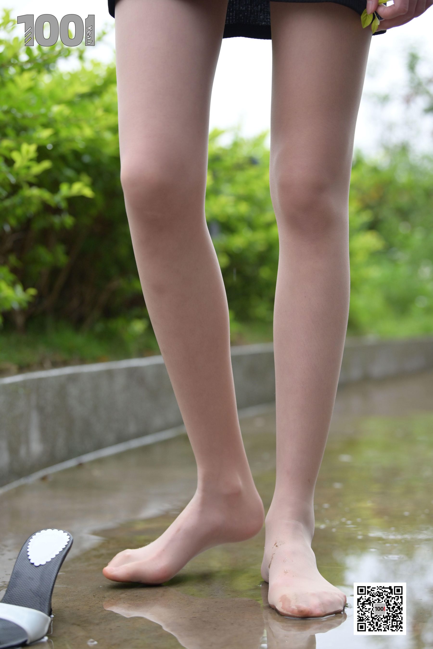 [一千零一夜] 162  草莓《雨中漫步2》