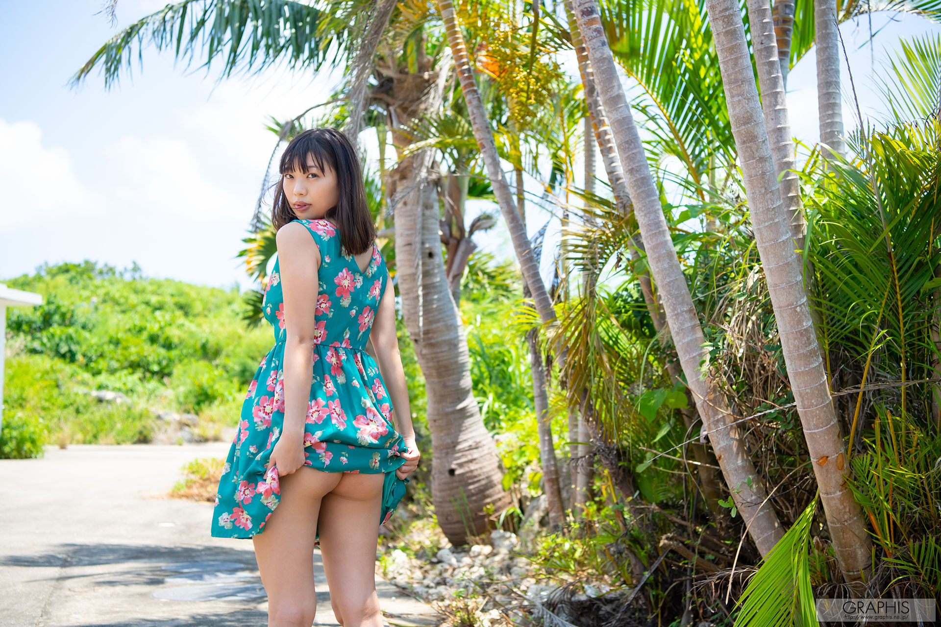 [Graphis] Special - Matsuri Kiritani 桐谷まつり Curvy!