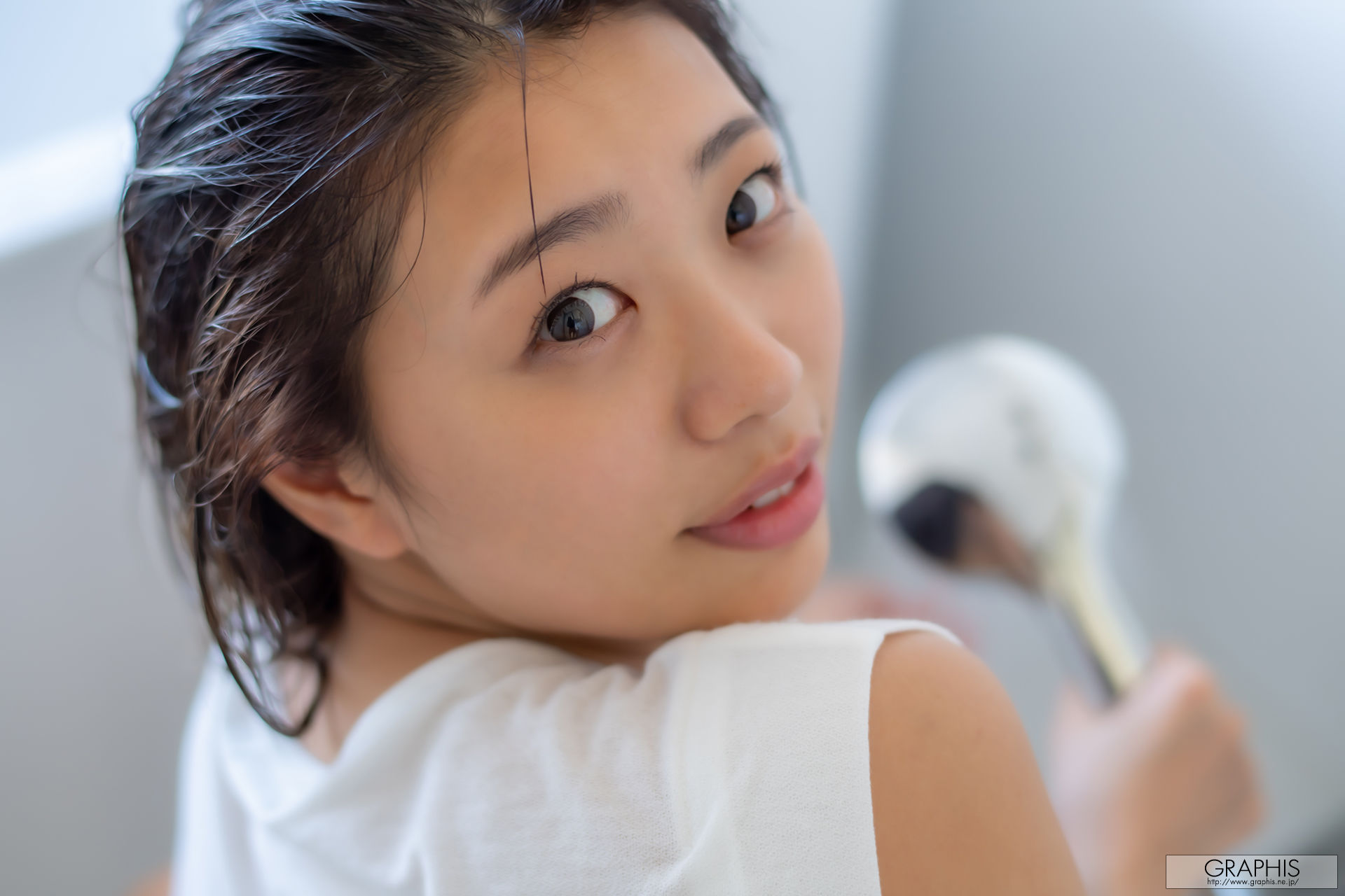 [Graphis] Special - Matsuri Kiritani 桐谷まつり Curvy!
