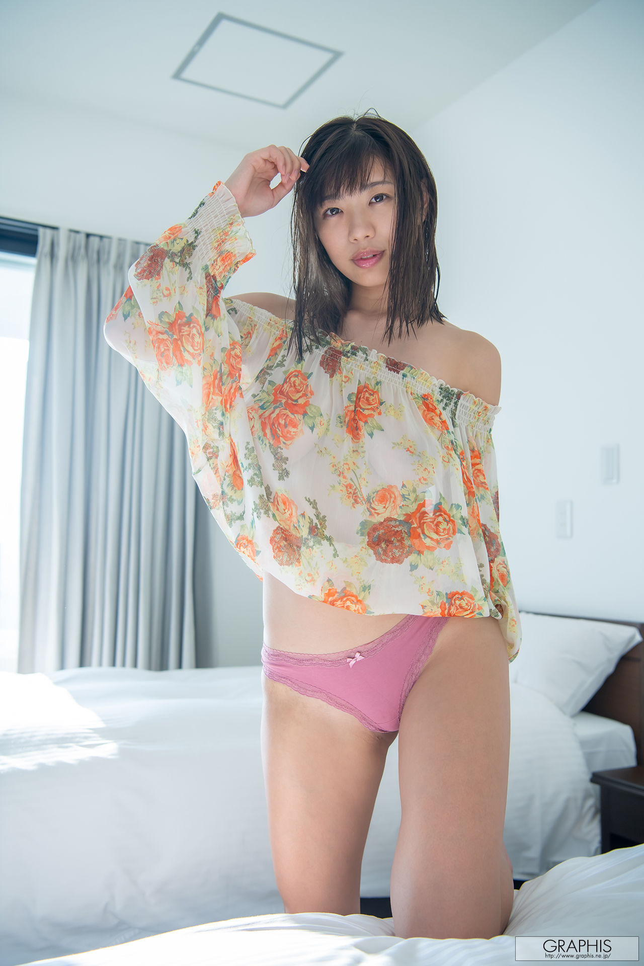 [Graphis] Special - Matsuri Kiritani 桐谷まつり Curvy!