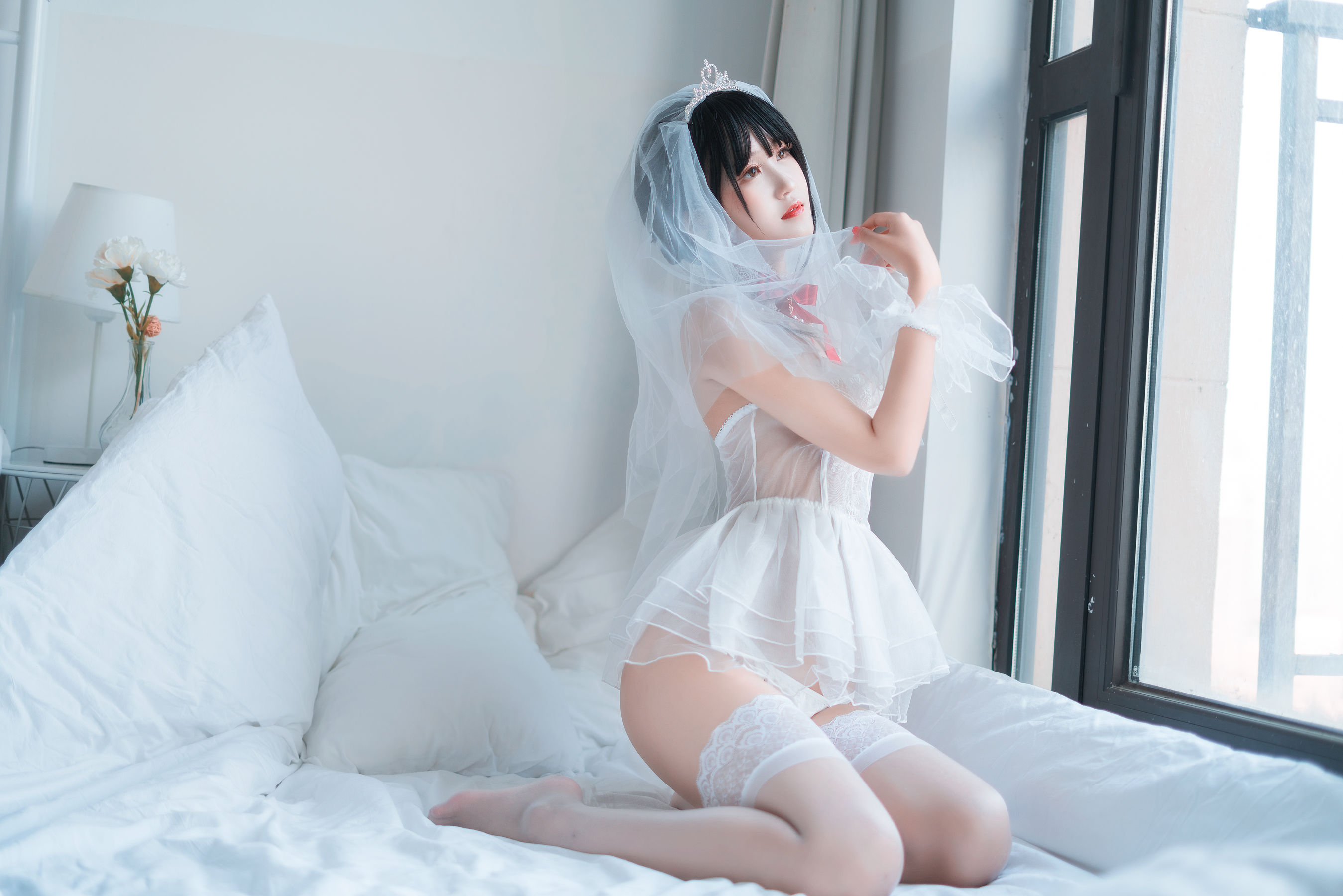 [COS福利] 微博妹子三度_69 - 婚纱孔雀翎