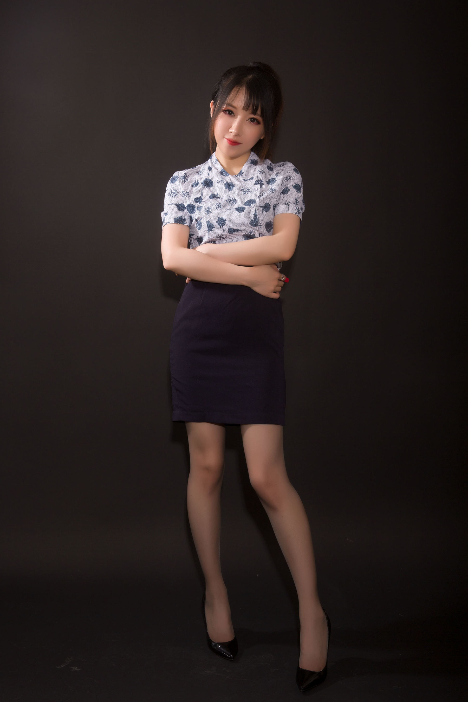 [COS福利] 斗鱼主播小女巫露娜 - 东航棚拍
