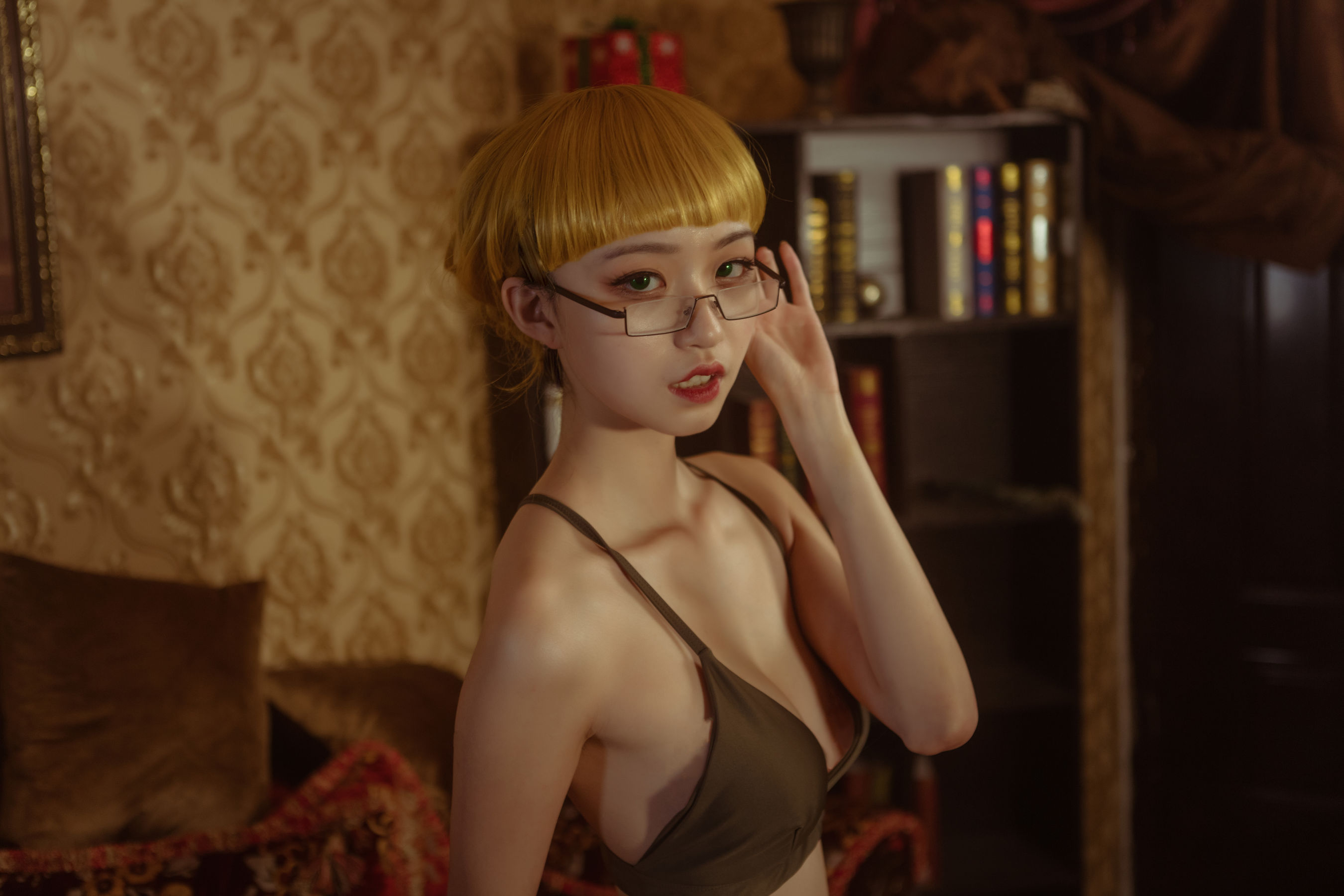 [COS福利] The Vagrant Cosplay Album - 沧霁桔梗《赫本》
