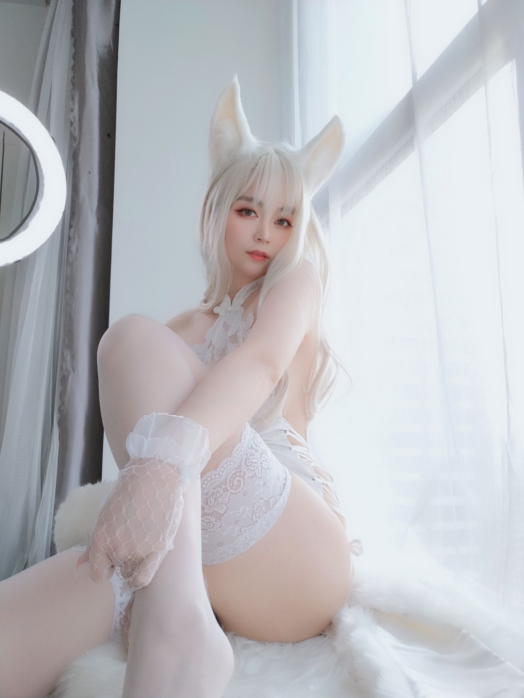 [COS福利] Coser小姐姐白银 - 白兔