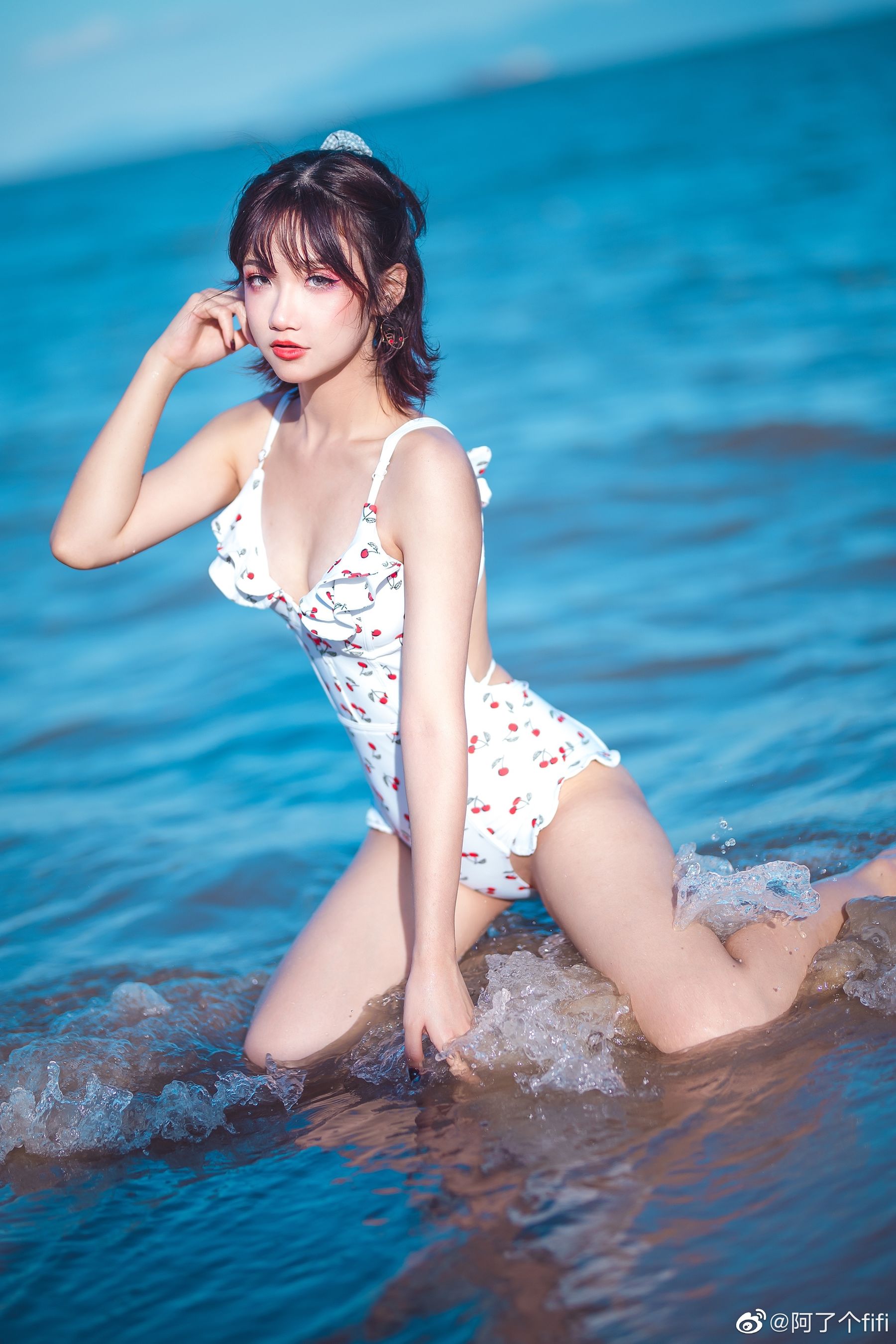 [COS福利] 动漫博主阿了个fifi - 夏天泳装