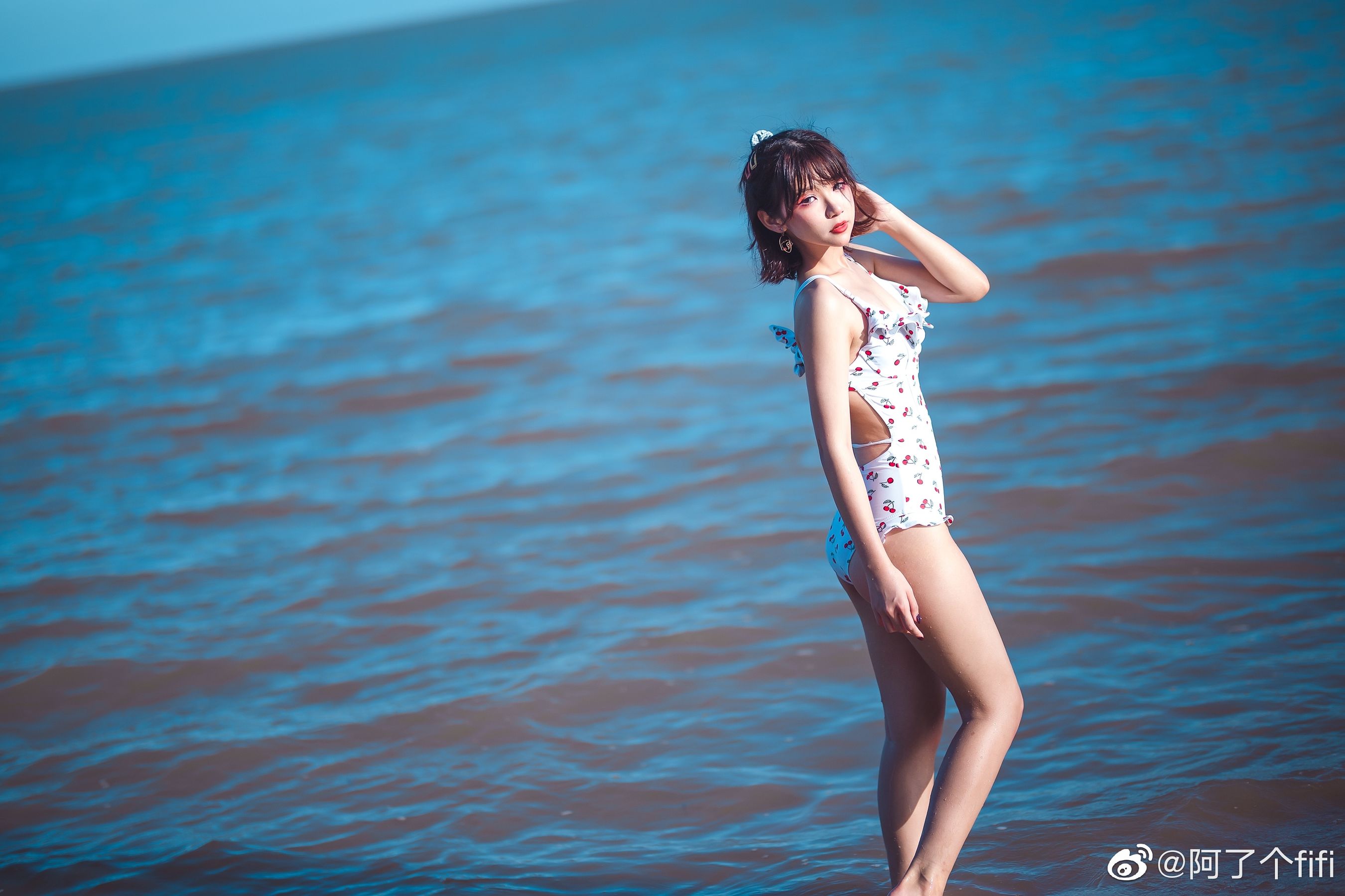[COS福利] 动漫博主阿了个fifi - 夏天泳装