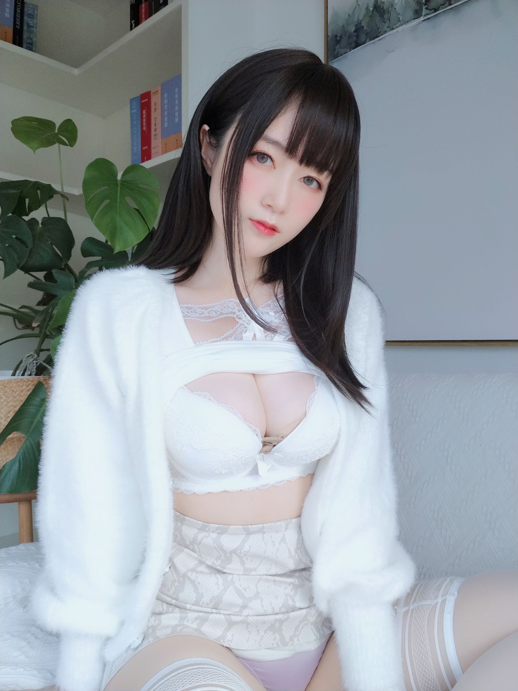 [COS福利] Coser小姐姐白银 - 白蕾丝