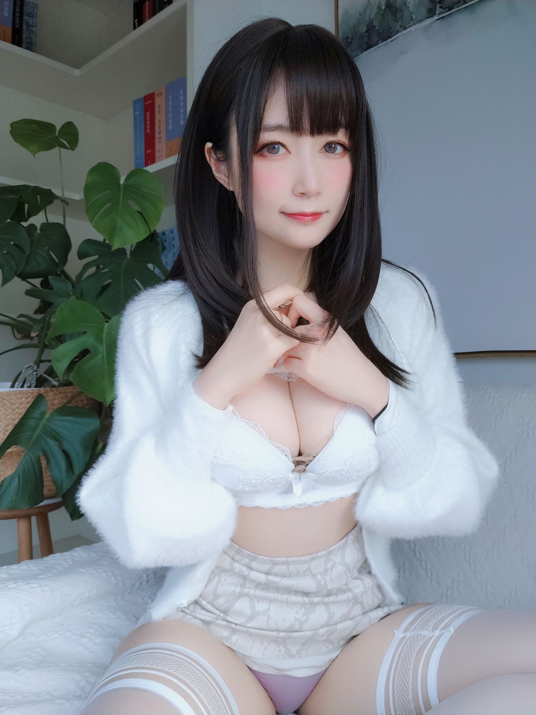 [COS福利] Coser小姐姐白银 - 白蕾丝