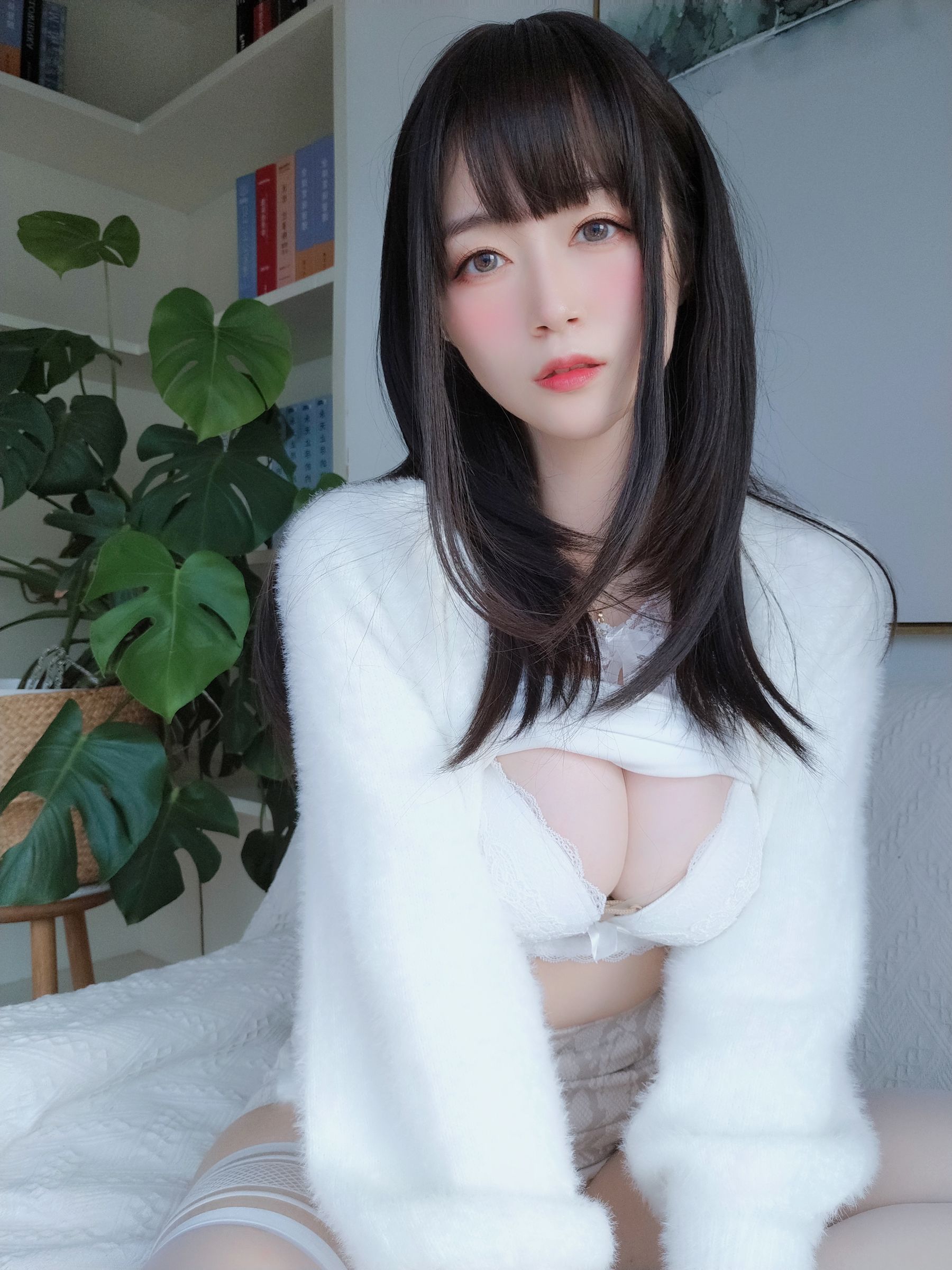 [COS福利] Coser小姐姐白银 - 白蕾丝