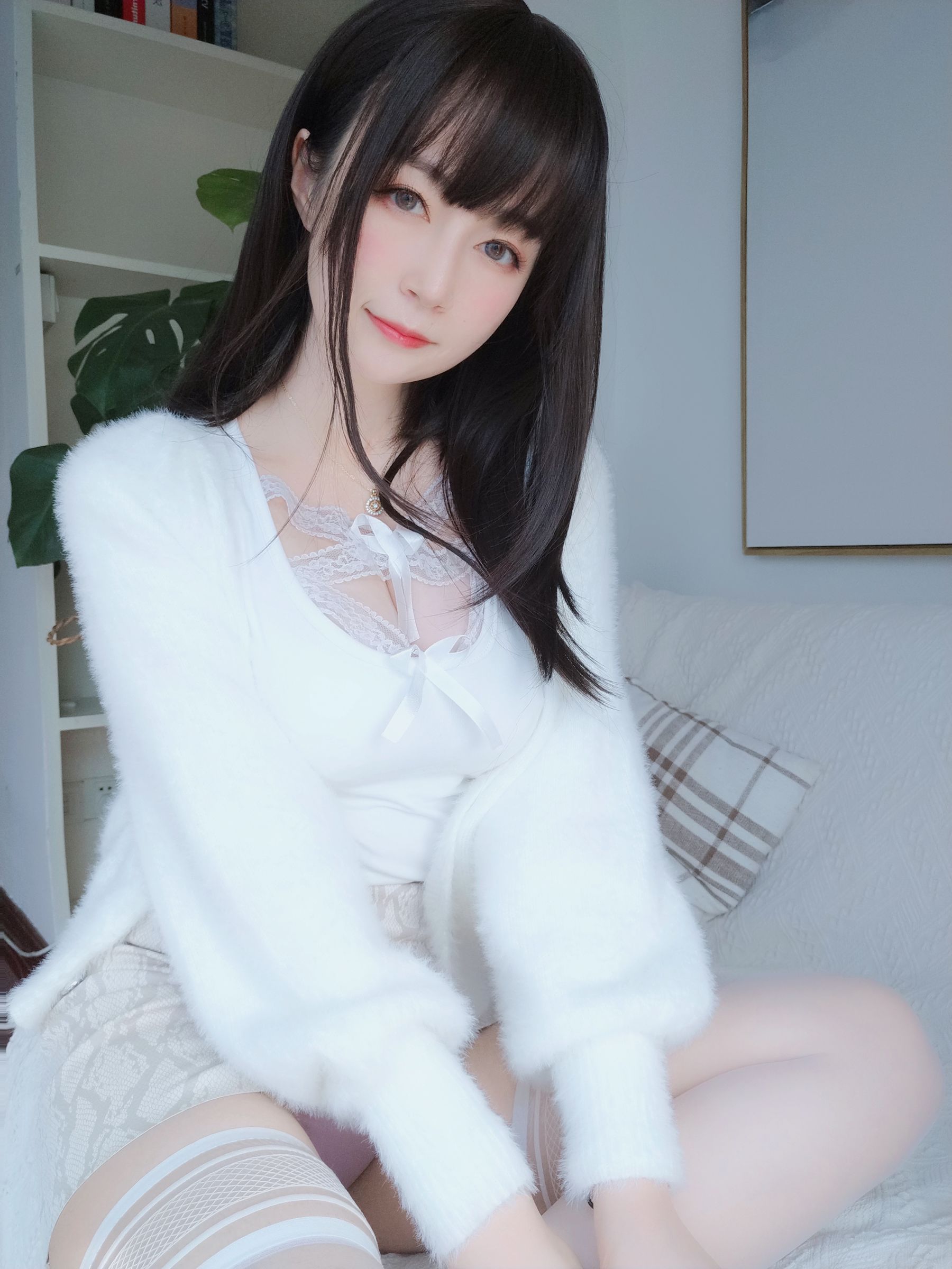 [COS福利] Coser小姐姐白银 - 白蕾丝