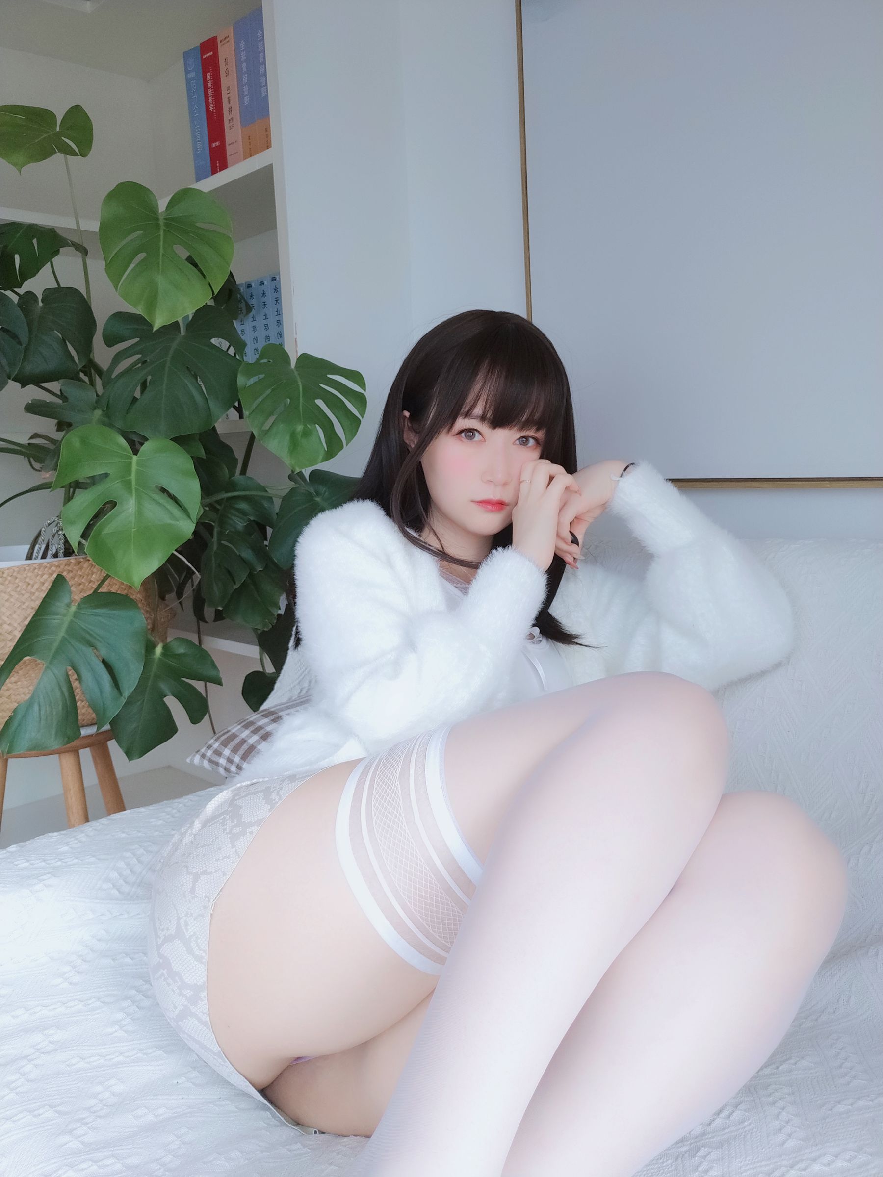 [COS福利] Coser小姐姐白银 - 白蕾丝
