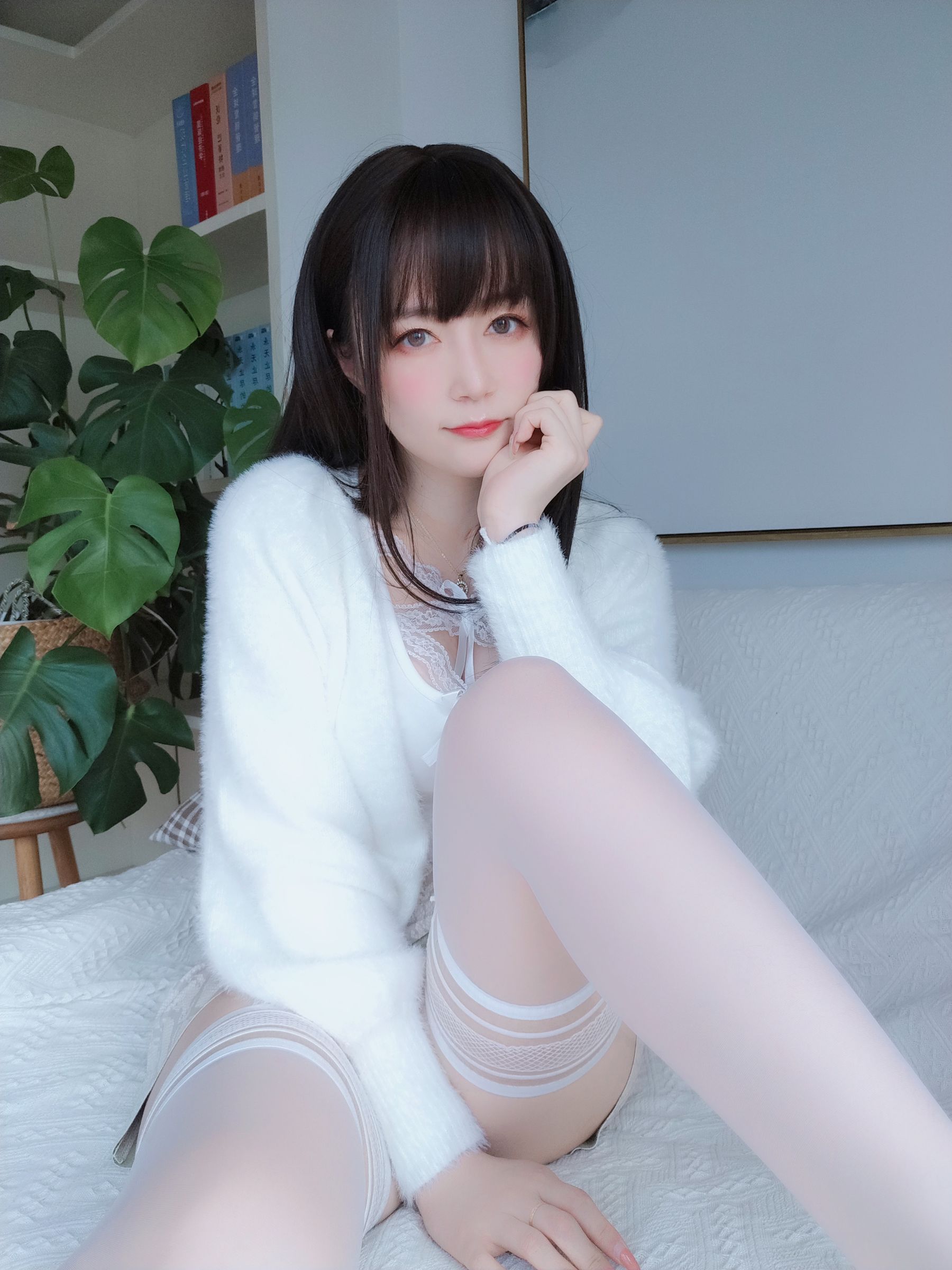 [COS福利] Coser小姐姐白银 - 白蕾丝