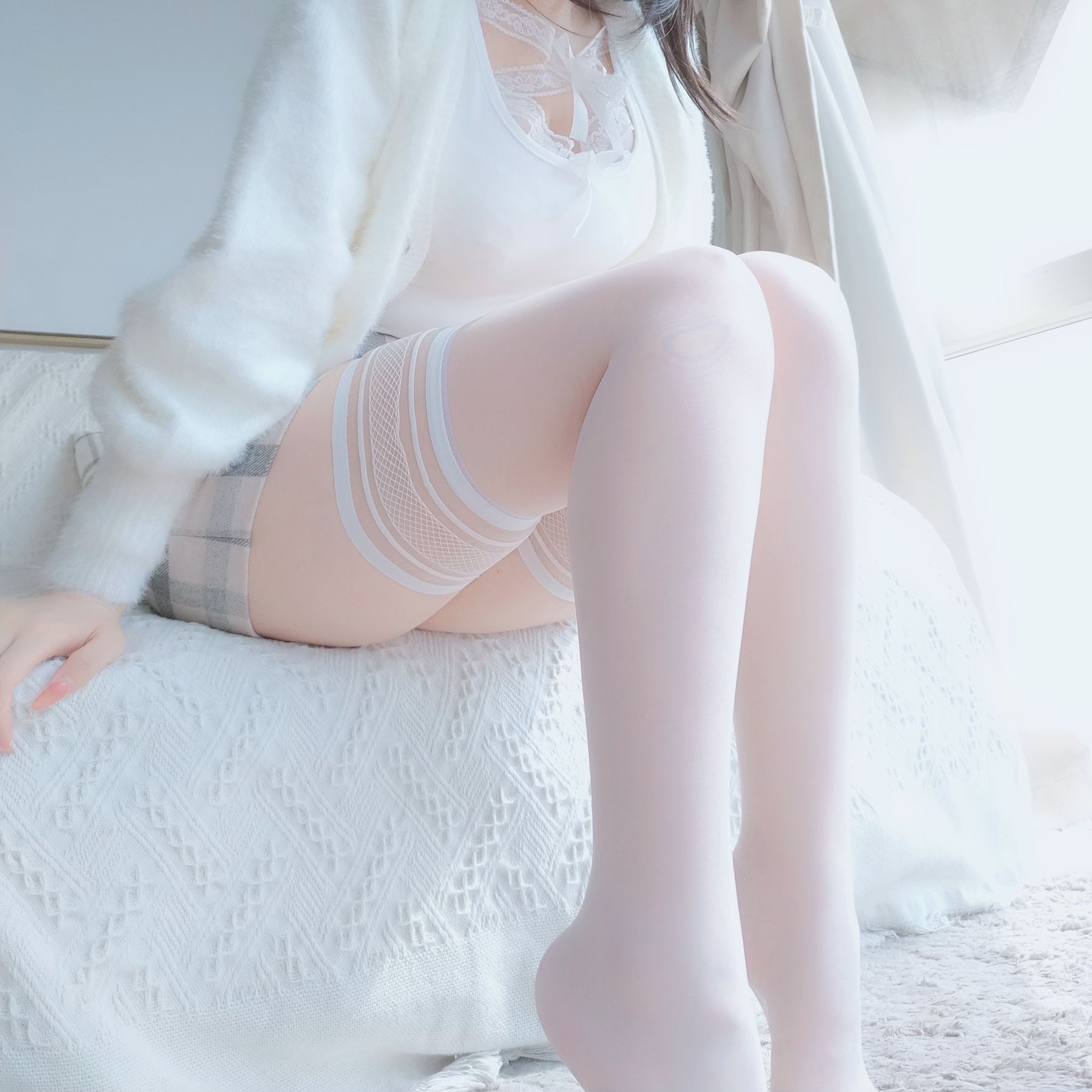 [COS福利] Coser小姐姐白银 - 白蕾丝