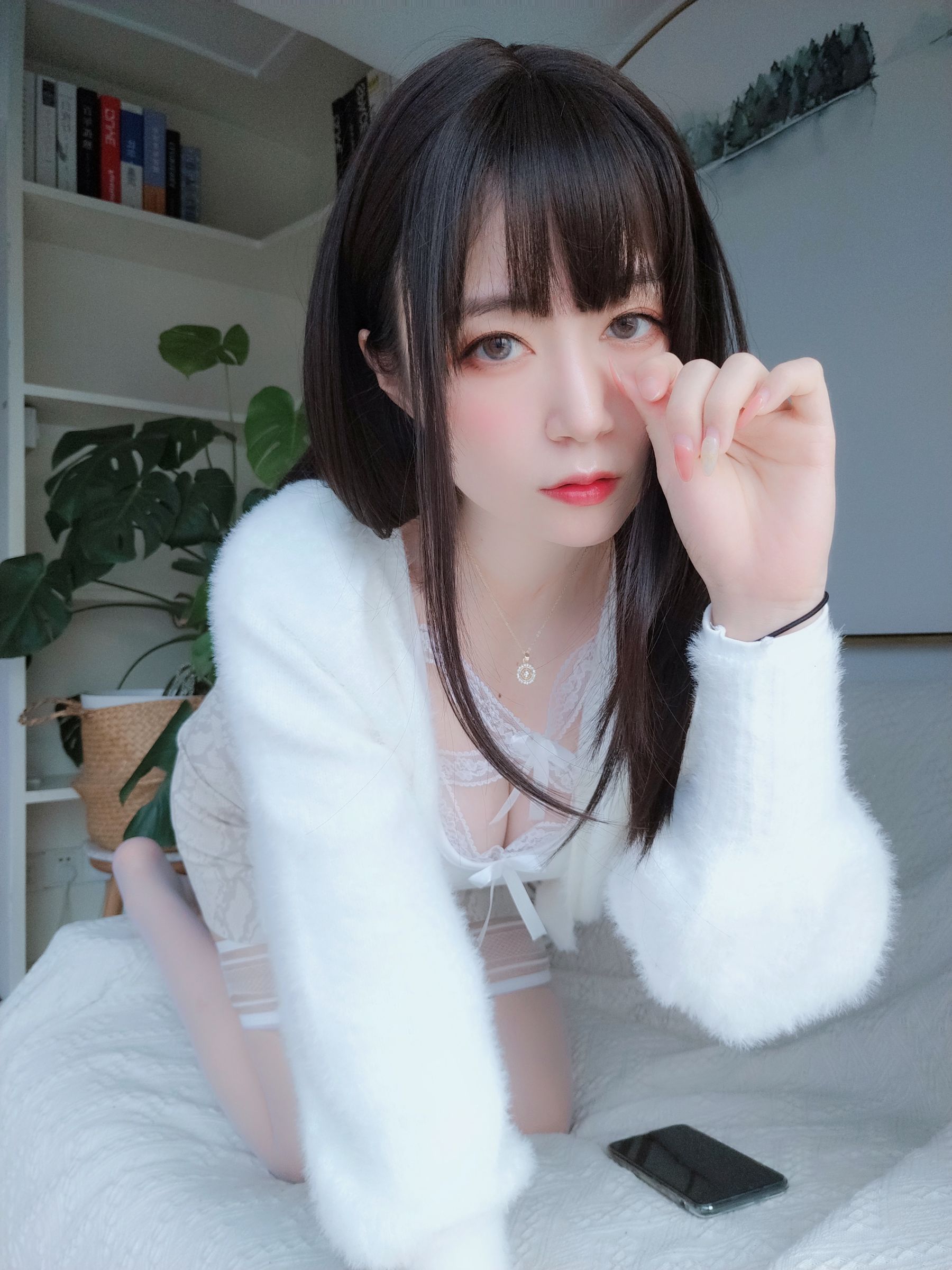 [COS福利] Coser小姐姐白银 - 白蕾丝