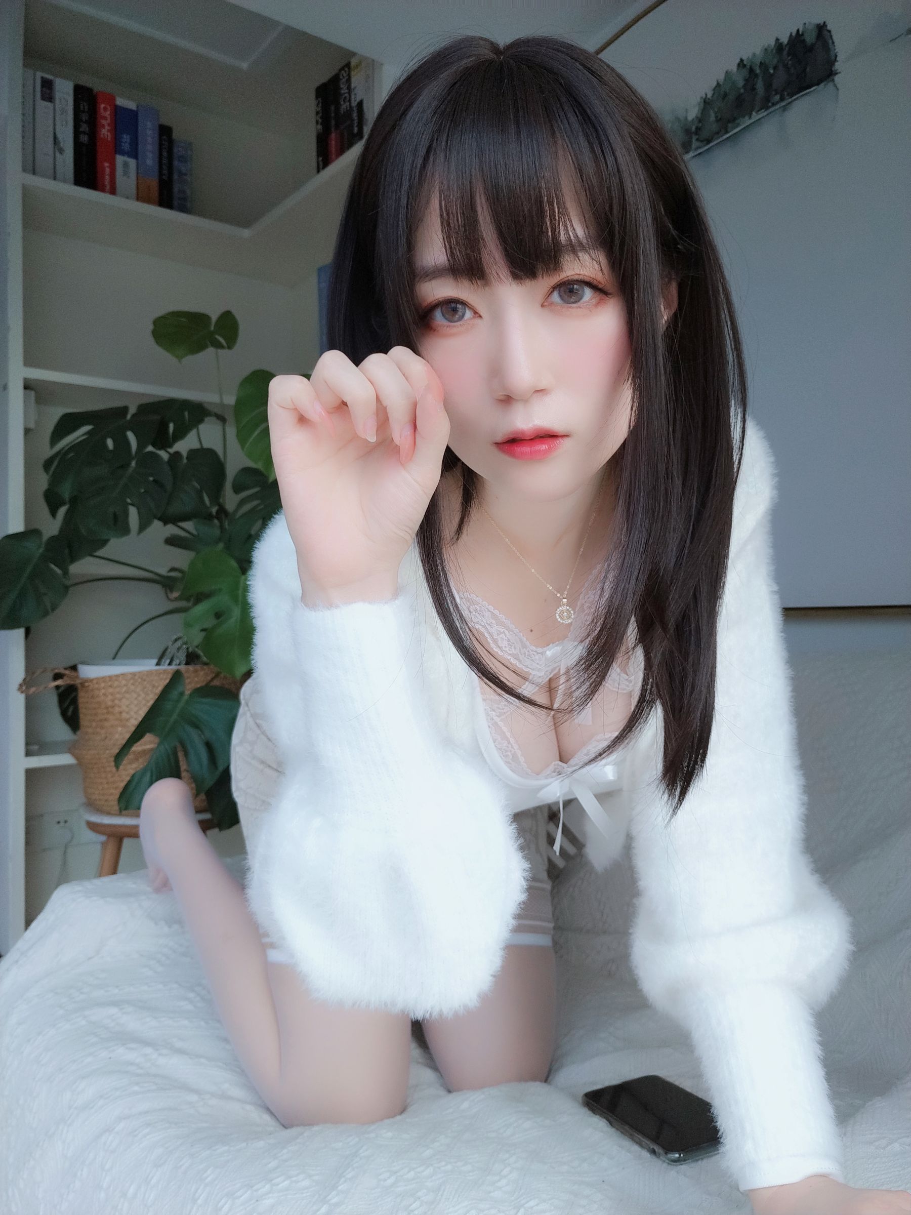 [COS福利] Coser小姐姐白银 - 白蕾丝