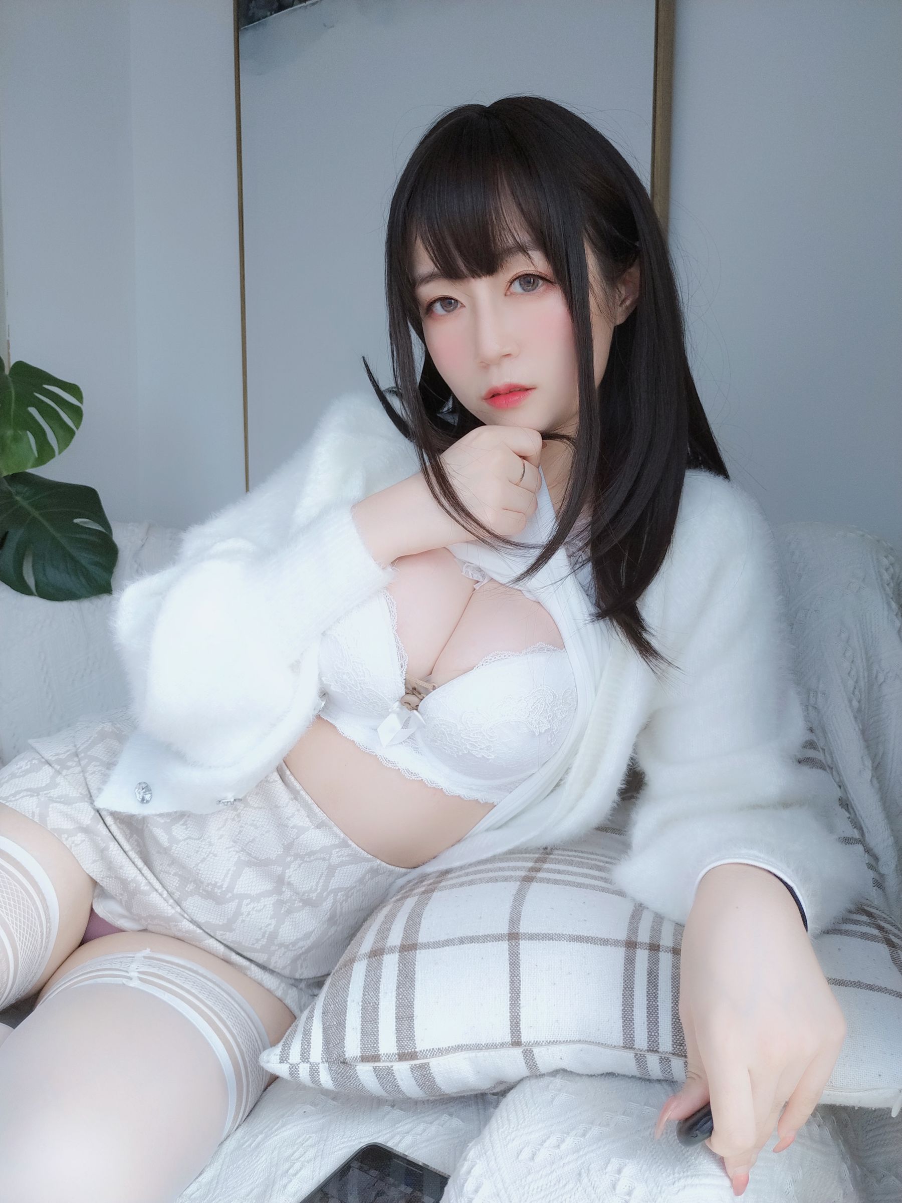 [COS福利] Coser小姐姐白银 - 白蕾丝