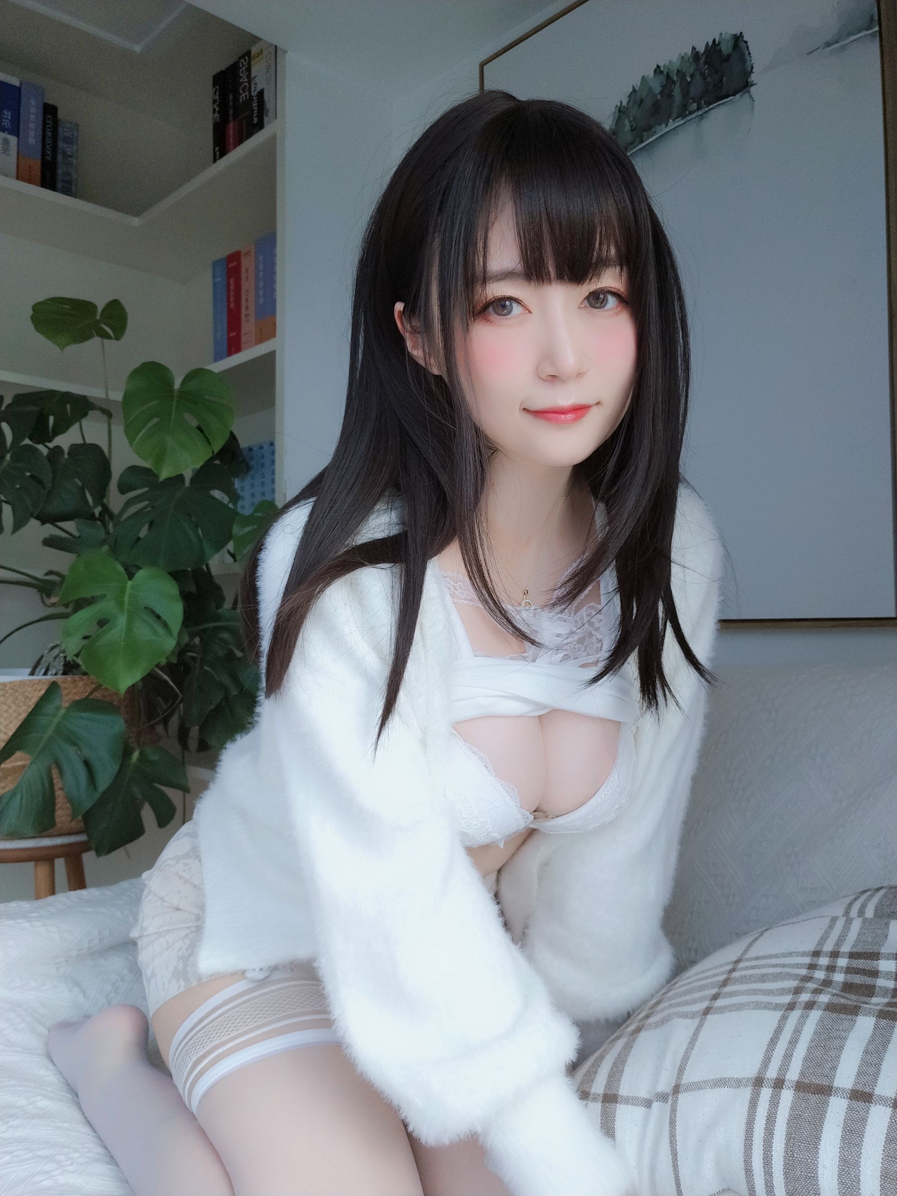 [COS福利] Coser小姐姐白银 - 白蕾丝