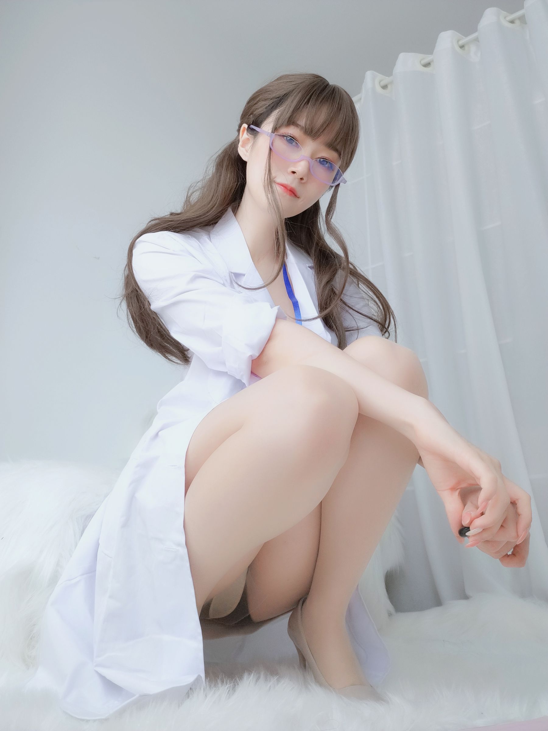 [COS福利] Coser小姐姐白银 - 私人医生