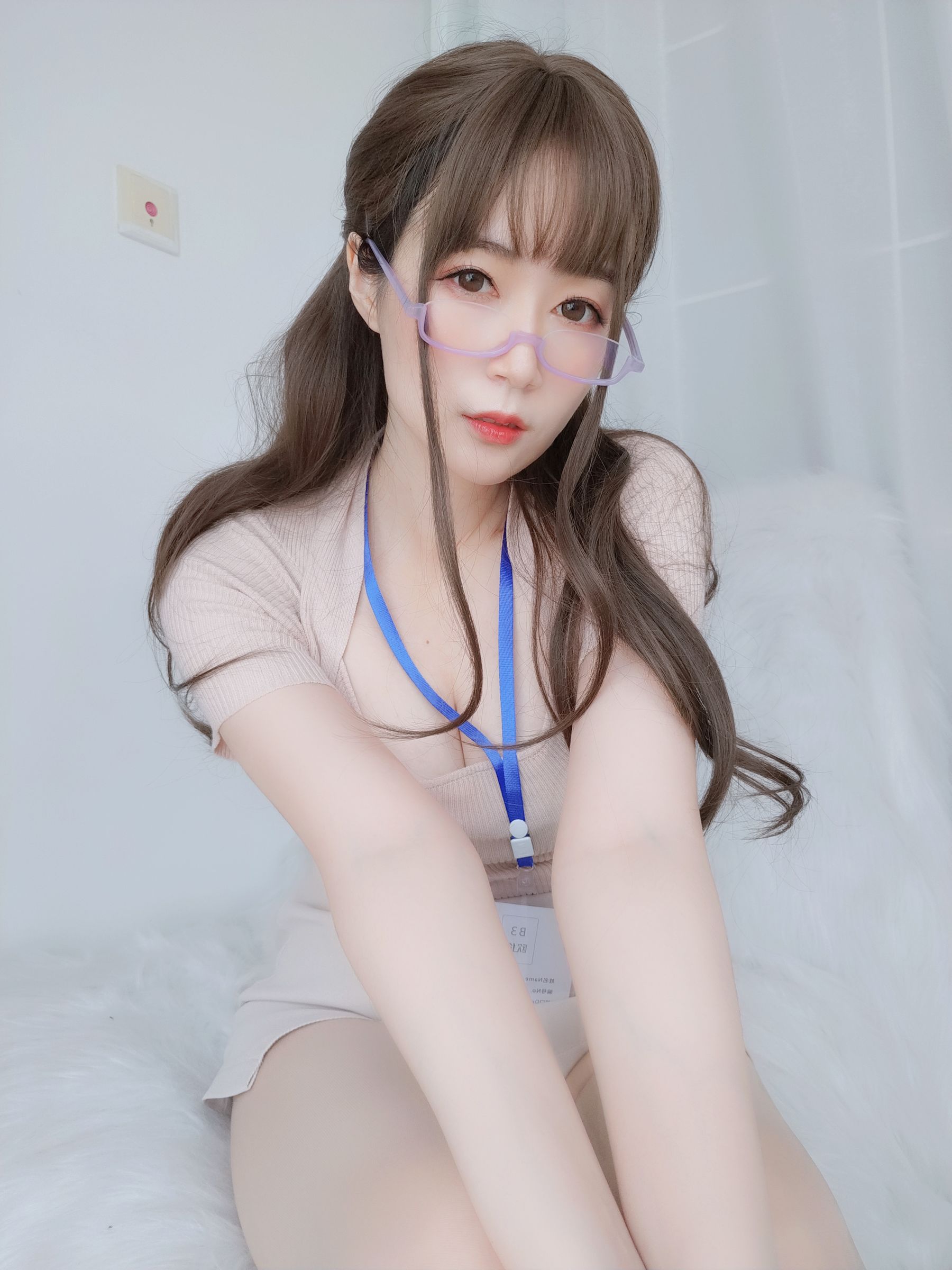 [COS福利] Coser小姐姐白银 - 私人医生