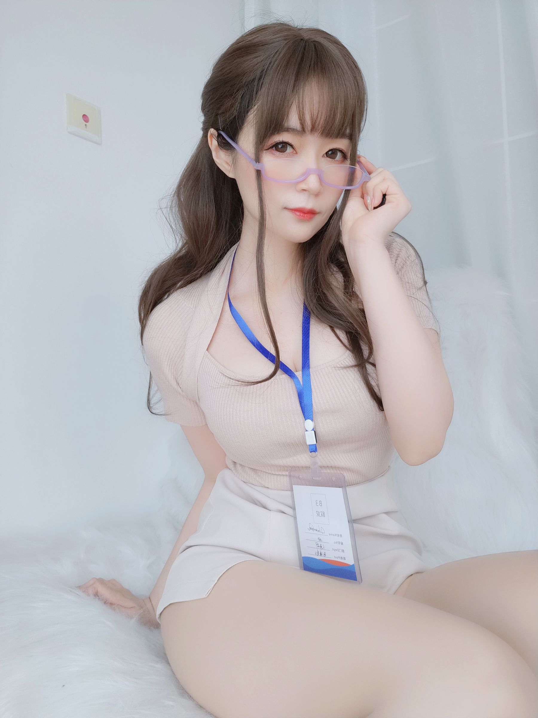[COS福利] Coser小姐姐白银 - 私人医生