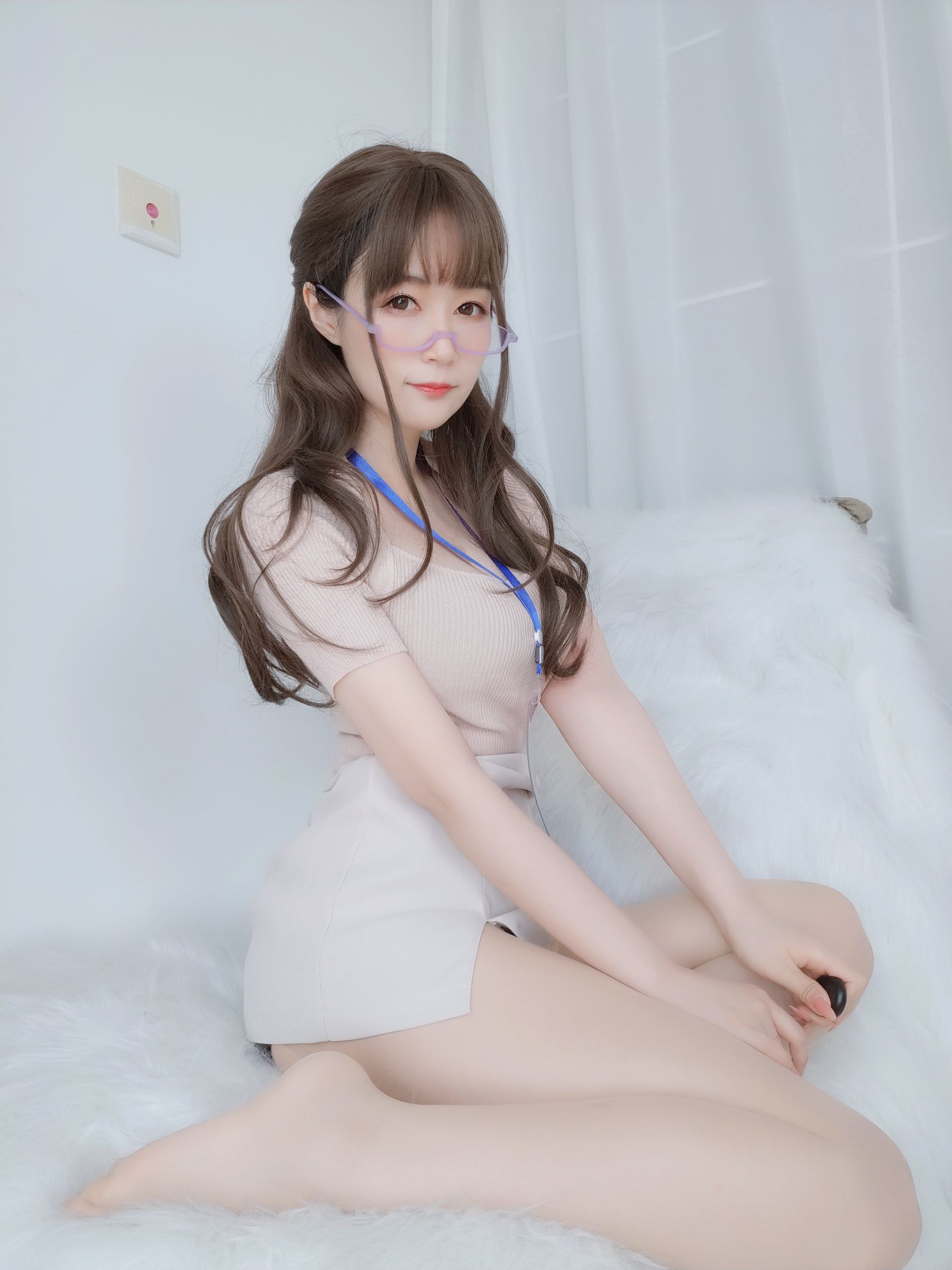[COS福利] Coser小姐姐白银 - 私人医生