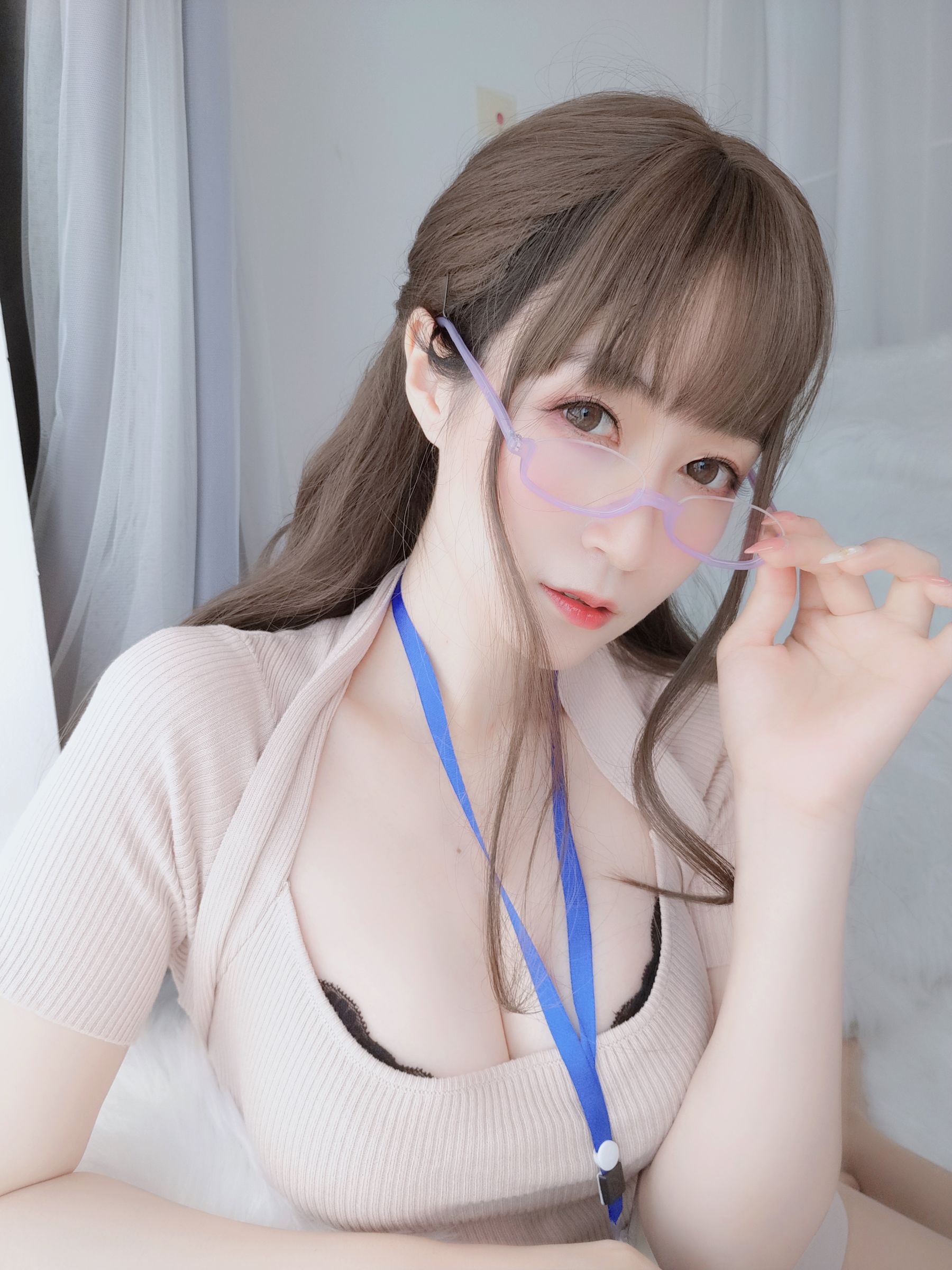 [COS福利] Coser小姐姐白银 - 私人医生