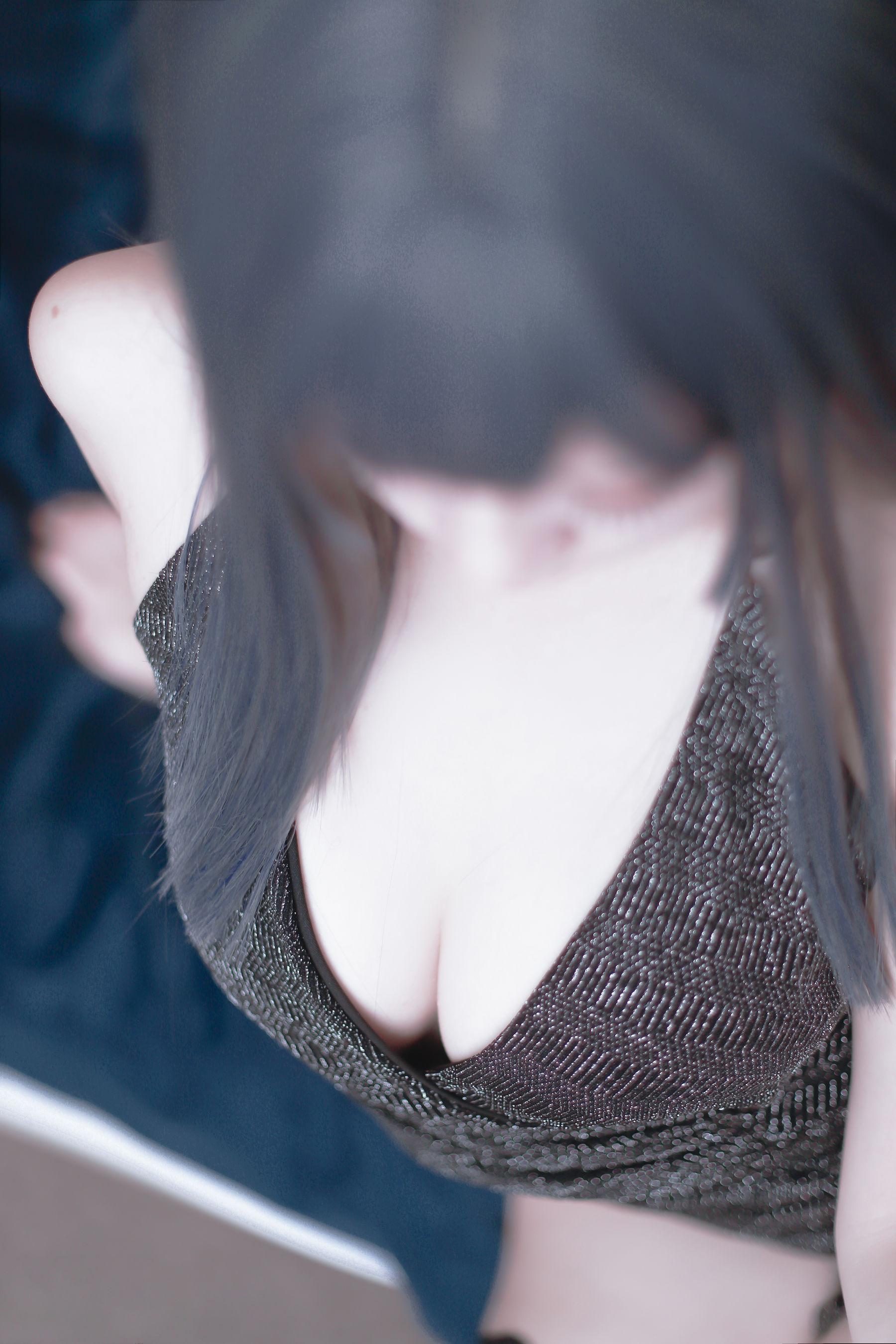 [COS福利] Cosplay日奈娇 - 黑色礼服