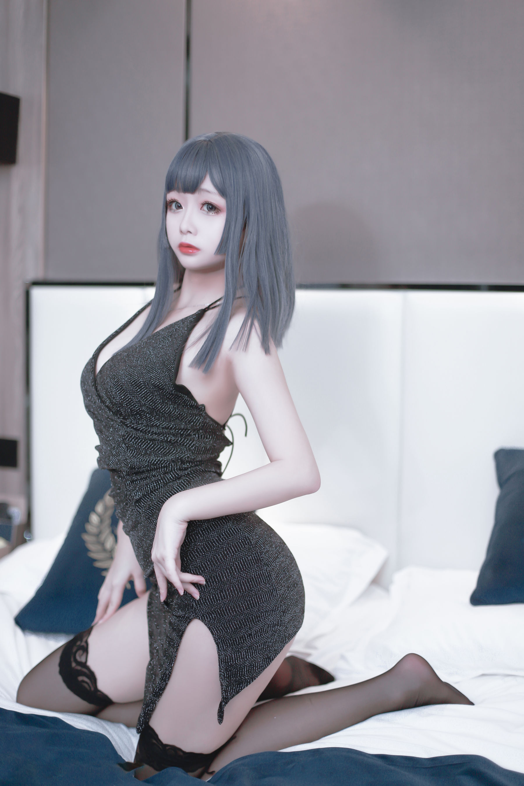[COS福利] Cosplay日奈娇 - 黑色礼服