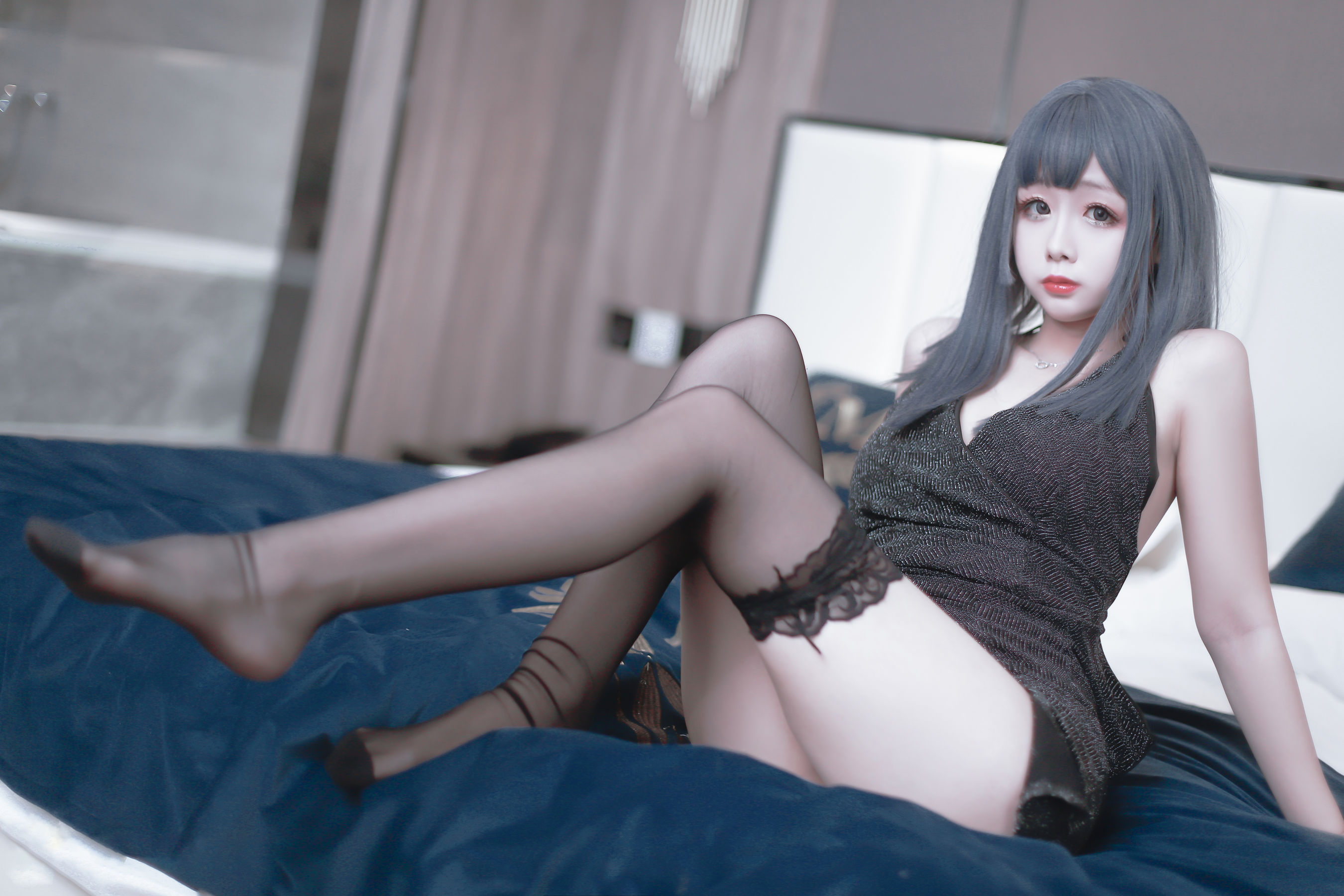 [COS福利] Cosplay日奈娇 - 黑色礼服