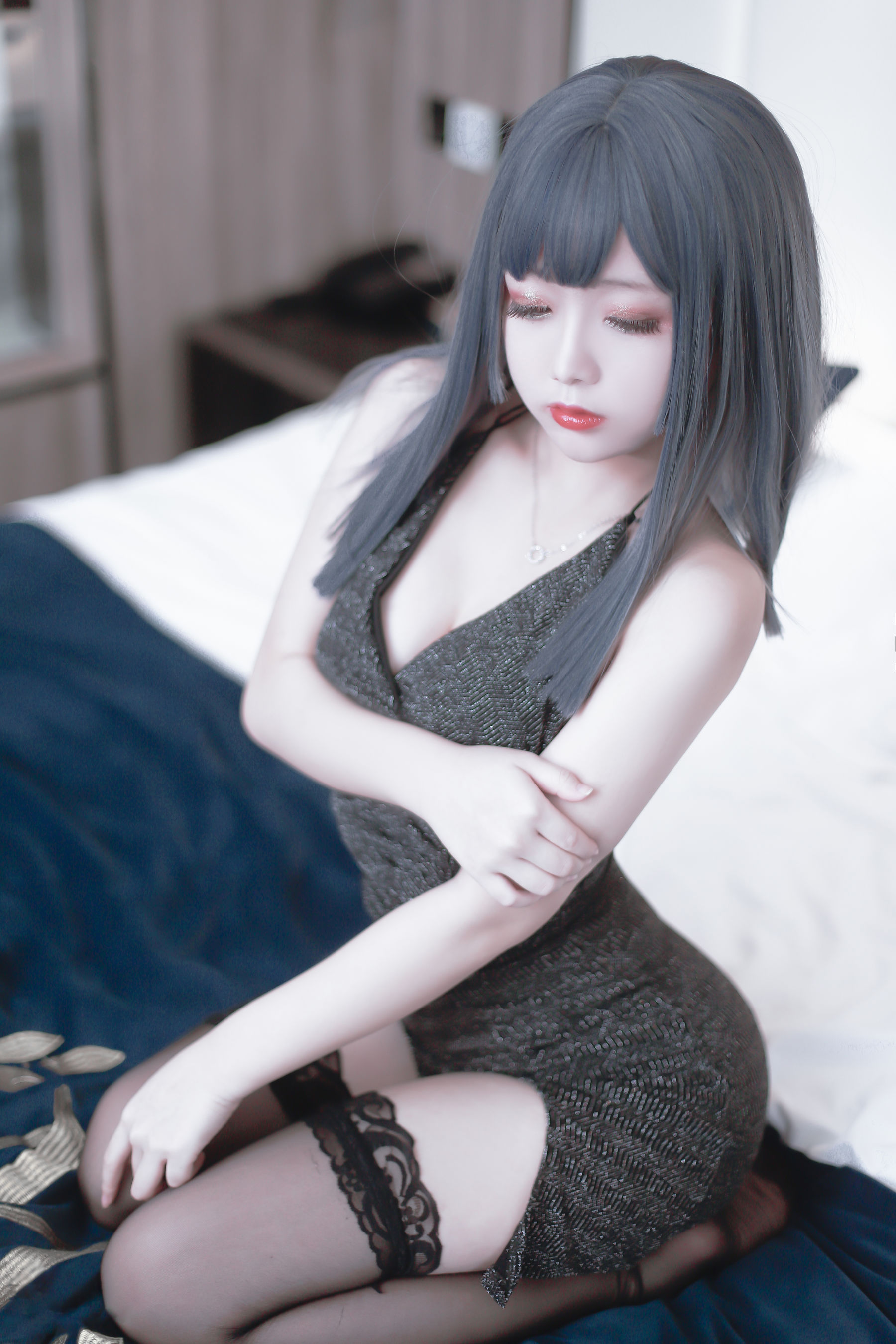 [COS福利] Cosplay日奈娇 - 黑色礼服