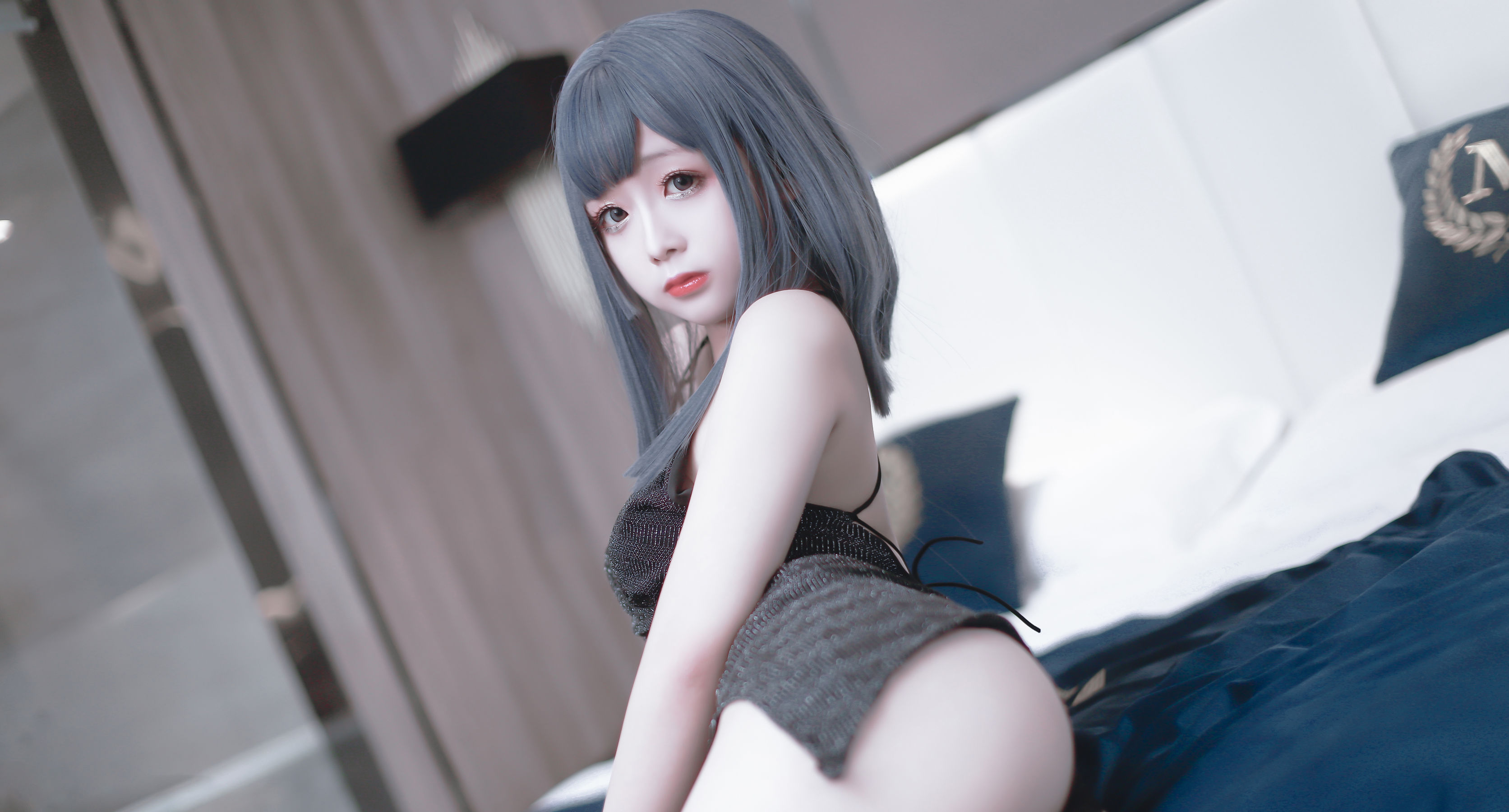 [COS福利] Cosplay日奈娇 - 黑色礼服