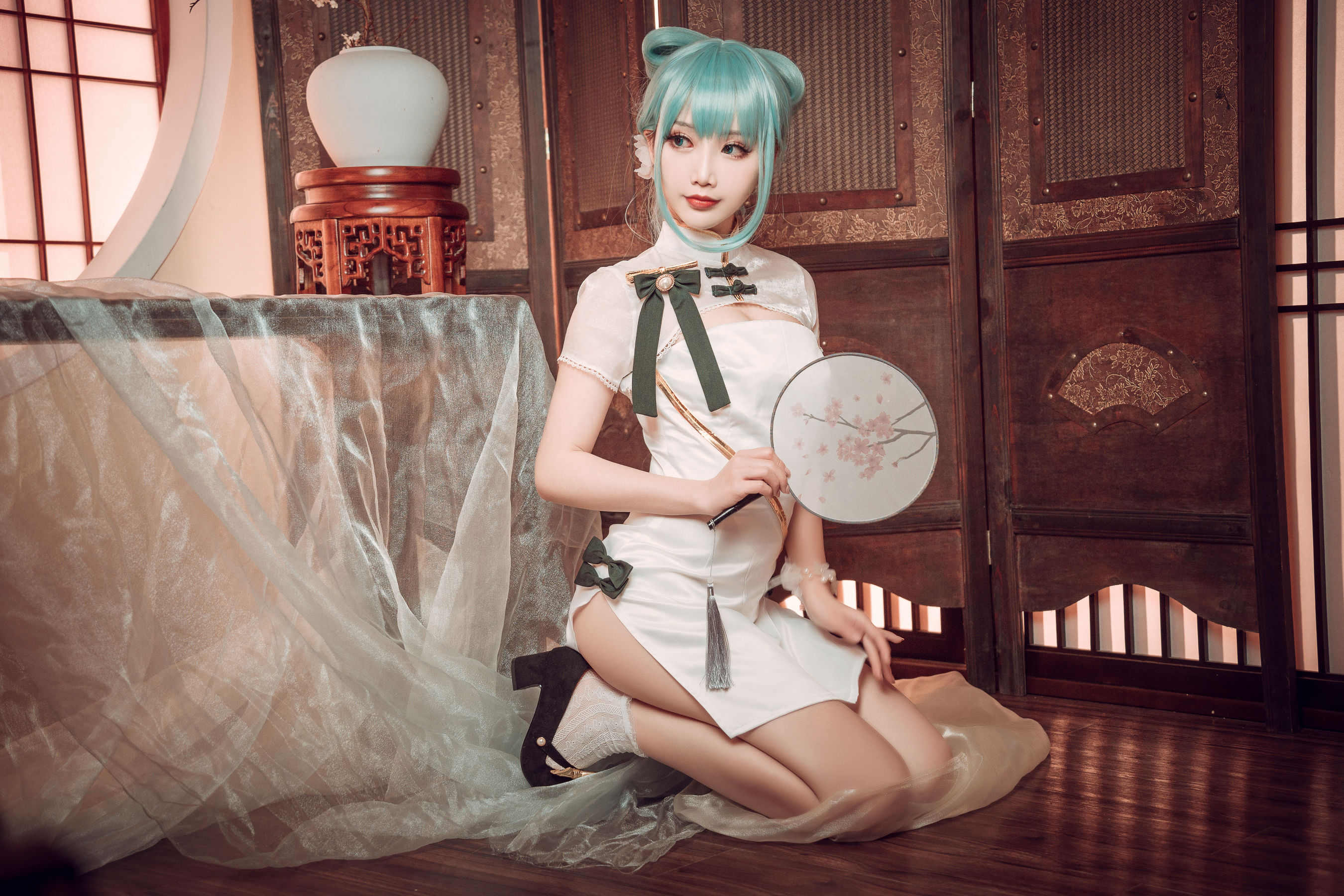 [COS福利] 可爱人气Coser面饼仙儿 - 初音旗袍