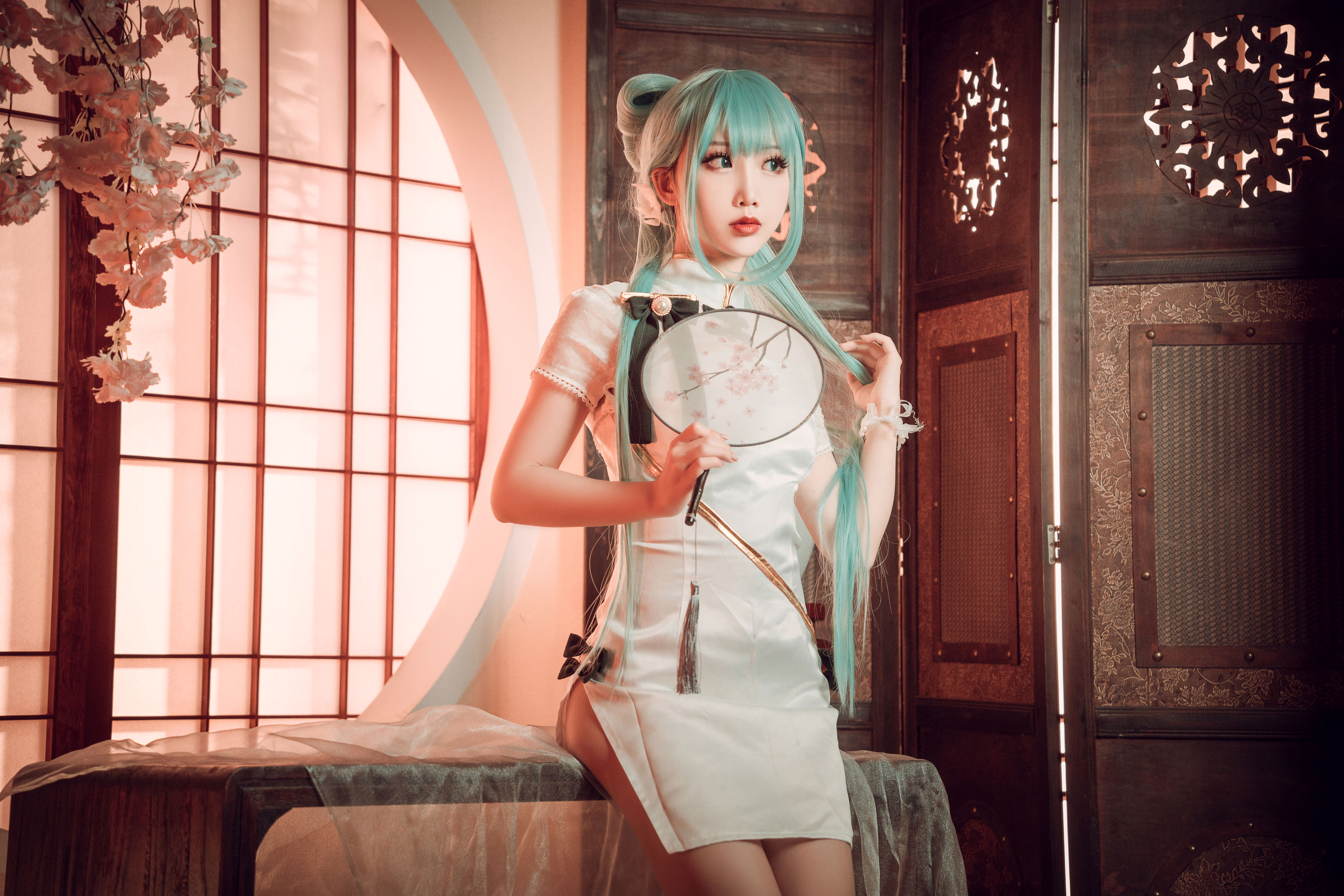 [COS福利] 可爱人气Coser面饼仙儿 - 初音旗袍
