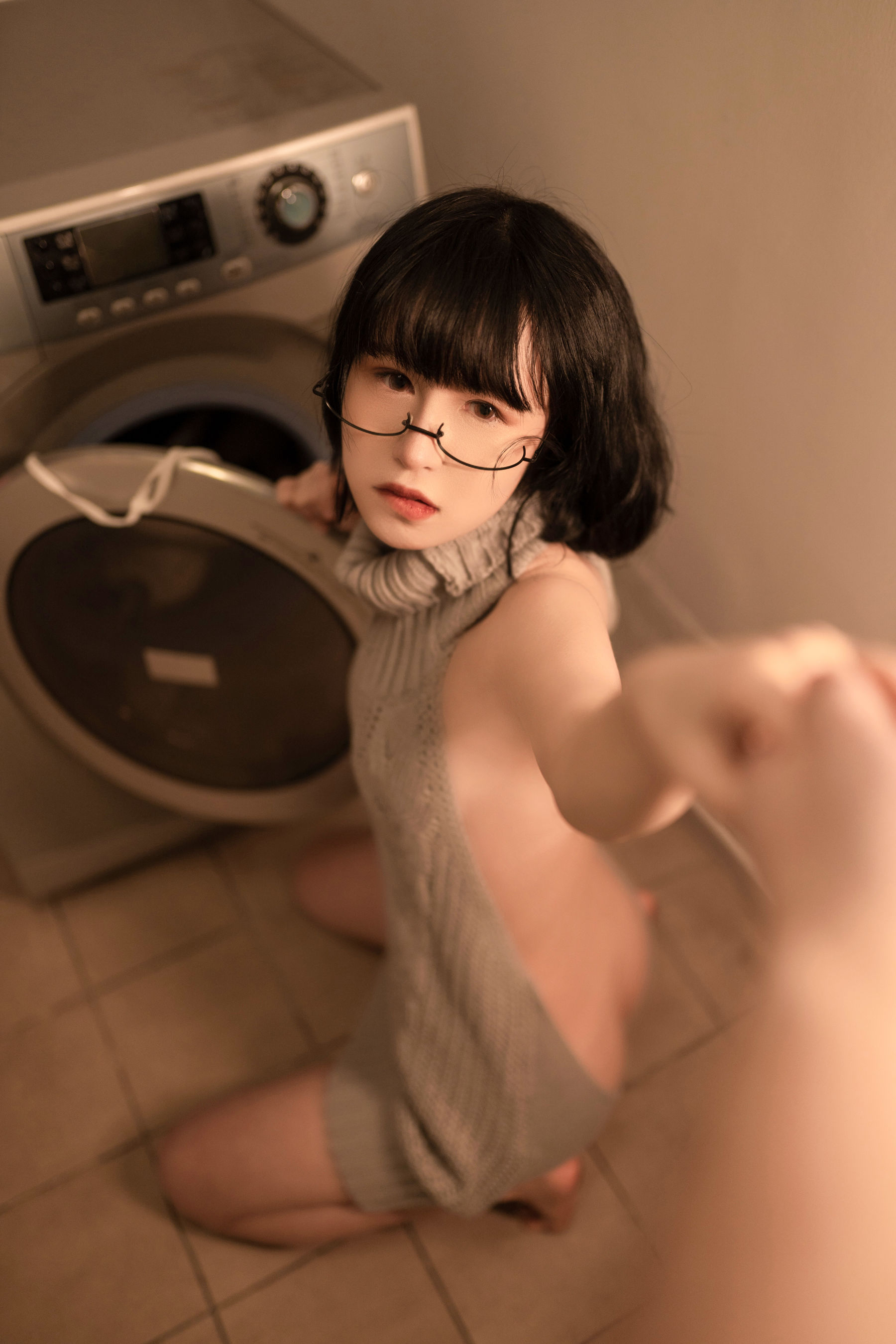 [COS福利] 美少女晕崽 - 维修洗衣机