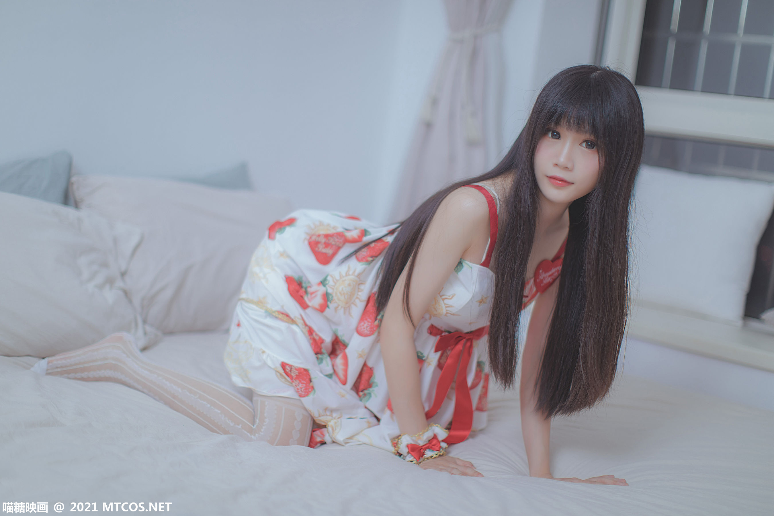 [喵糖映画] VOL.407 鳗鱼霏儿 草莓小裙子